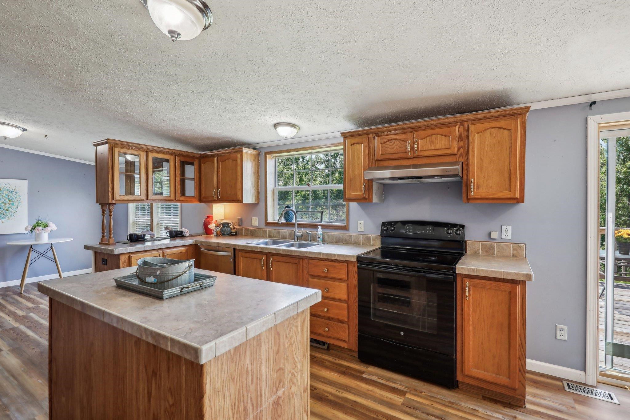 123 W Prairie Street