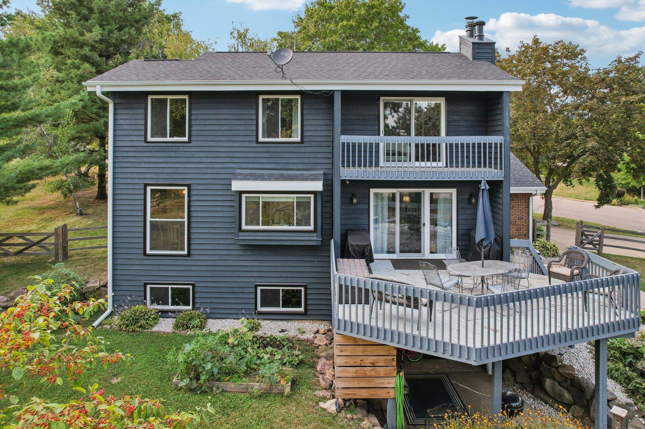 1074 Tinkham Trail