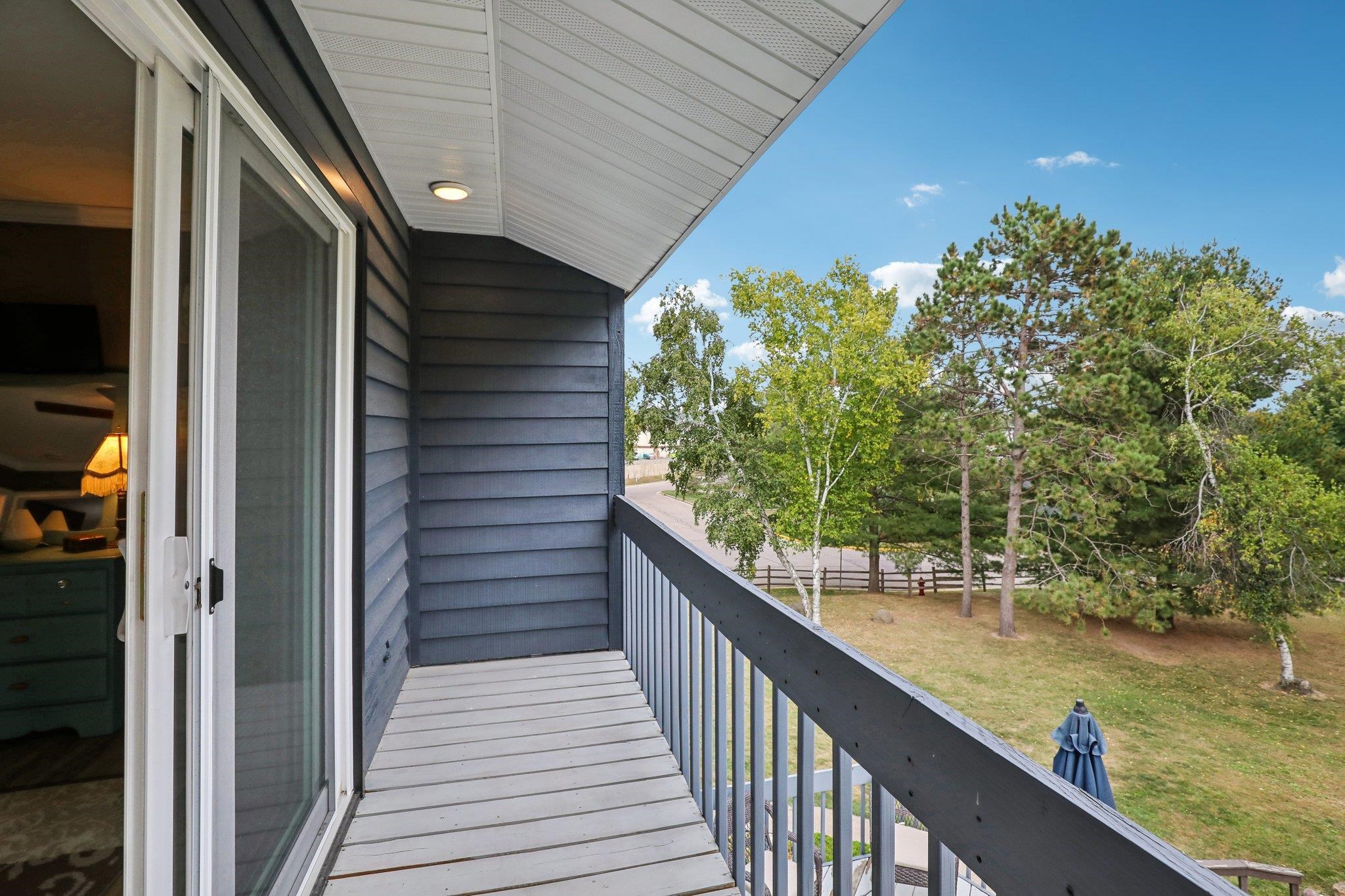 1074 Tinkham Trail