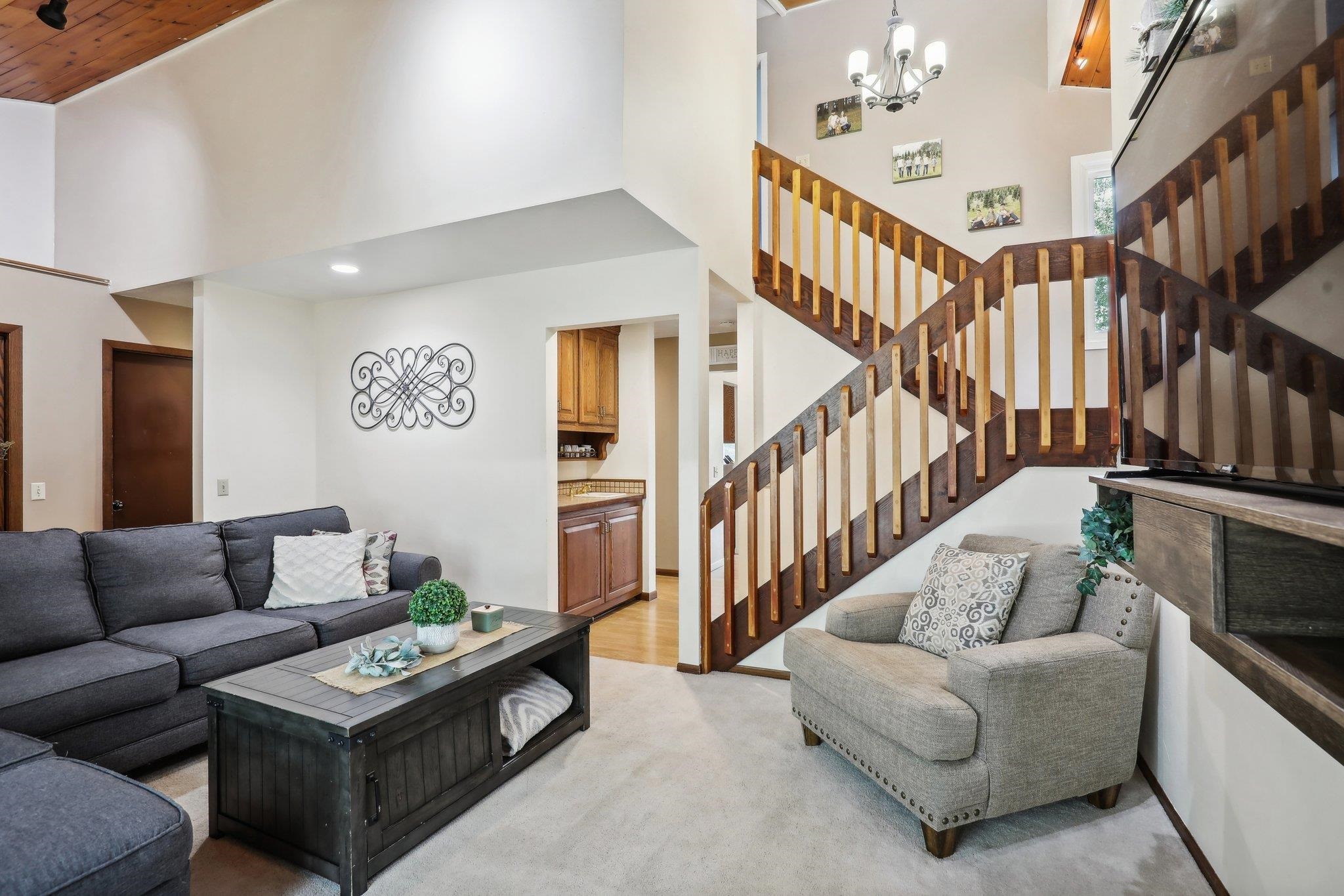 1074 Tinkham Trail