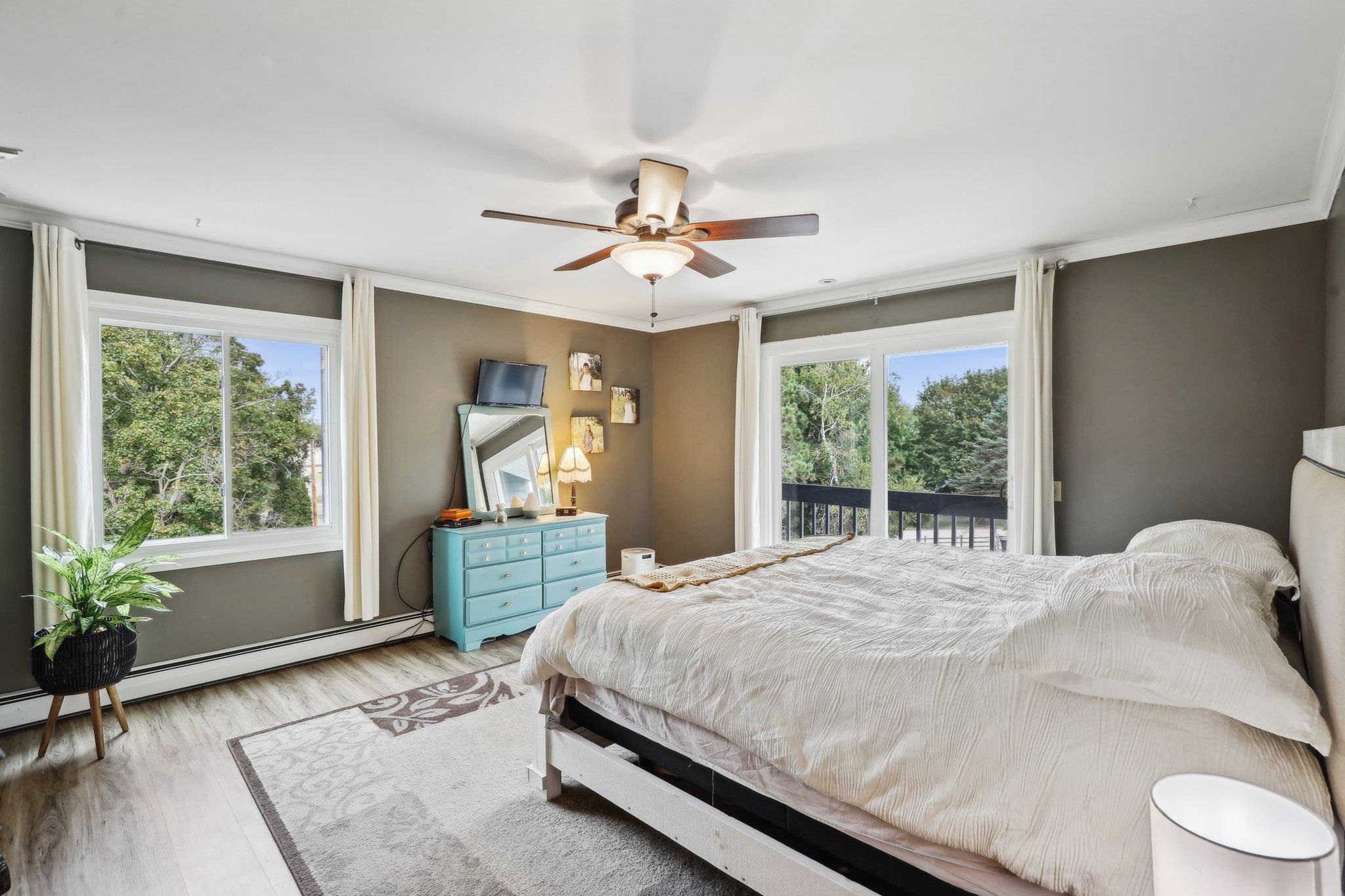 1074 Tinkham Trail