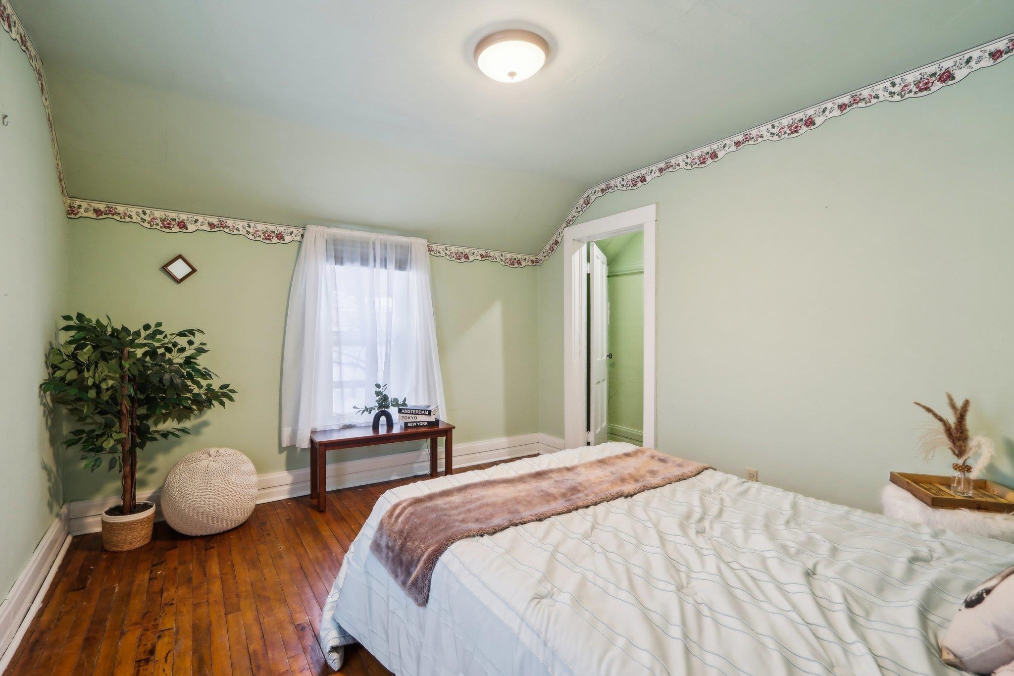 323 W Prospect Street