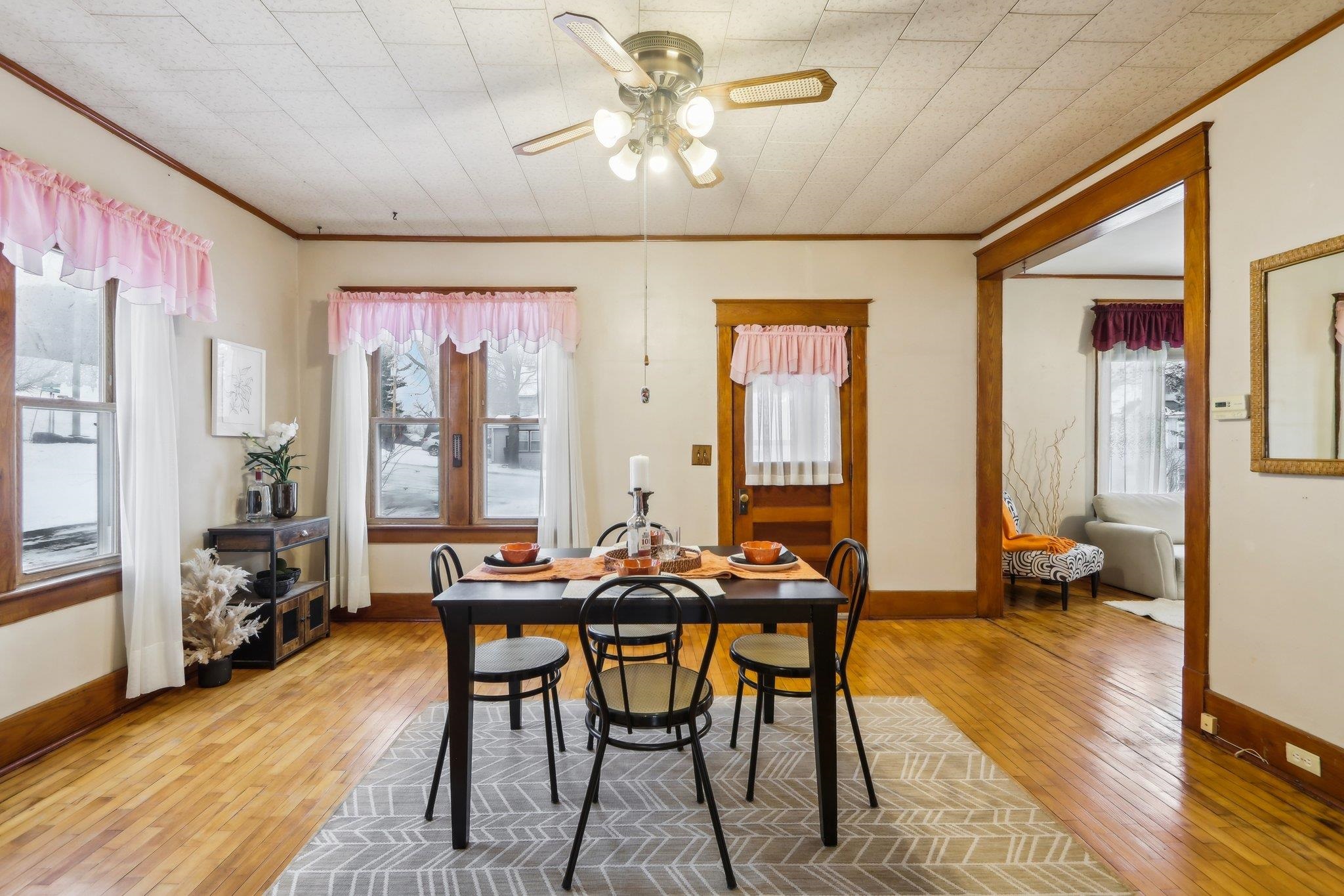 323 W Prospect Street