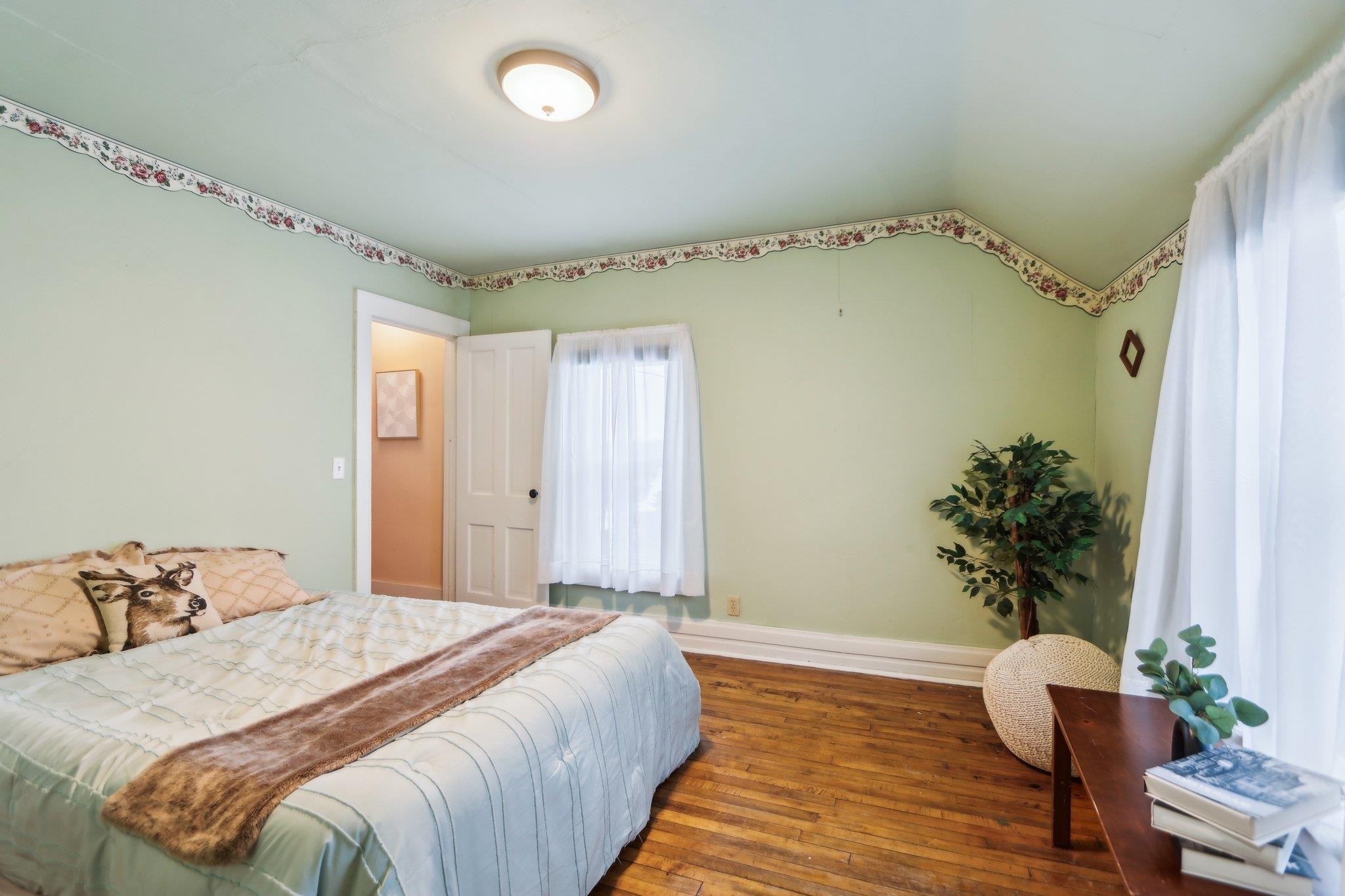 323 W Prospect Street