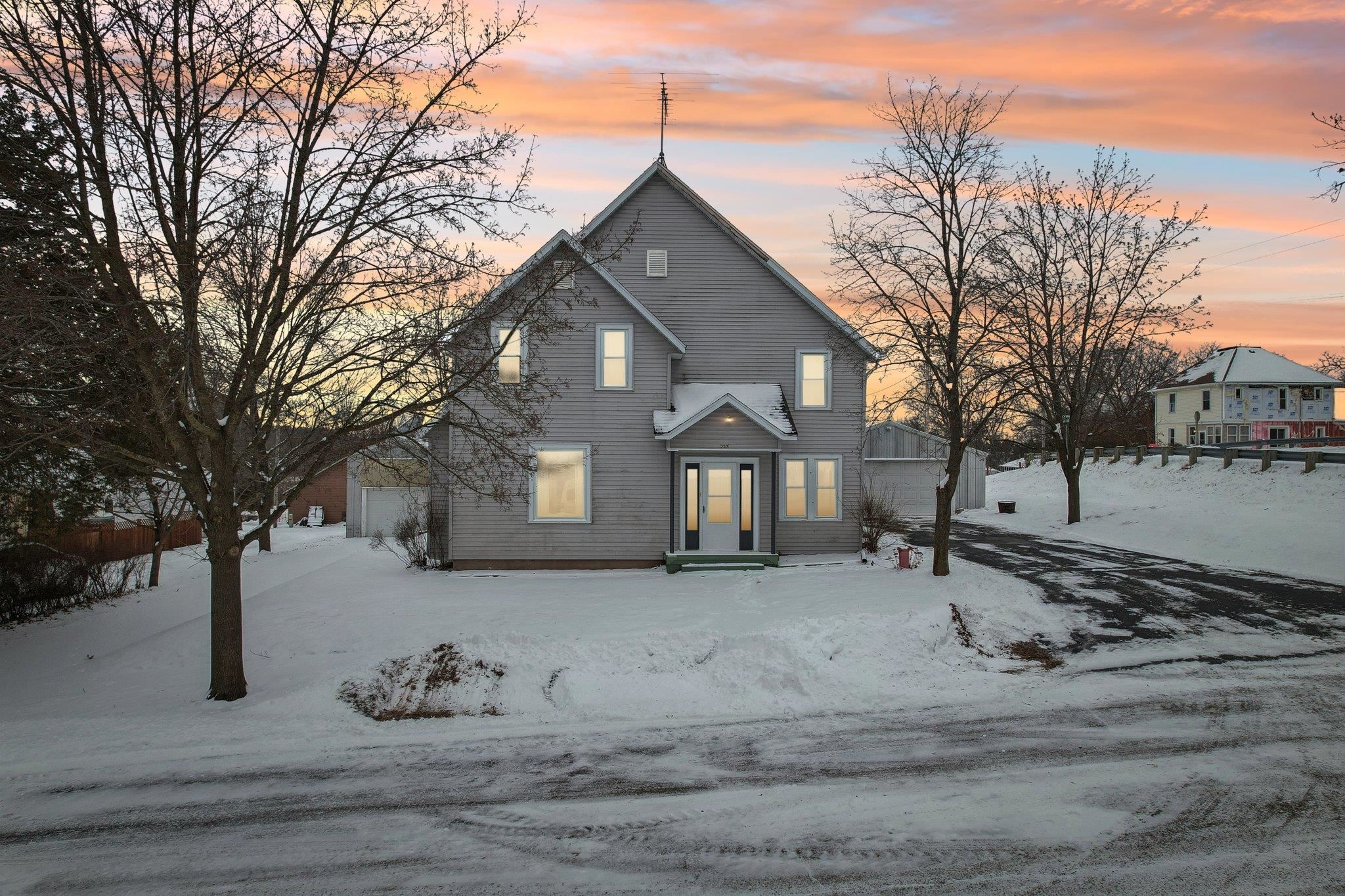 323 W Prospect Street