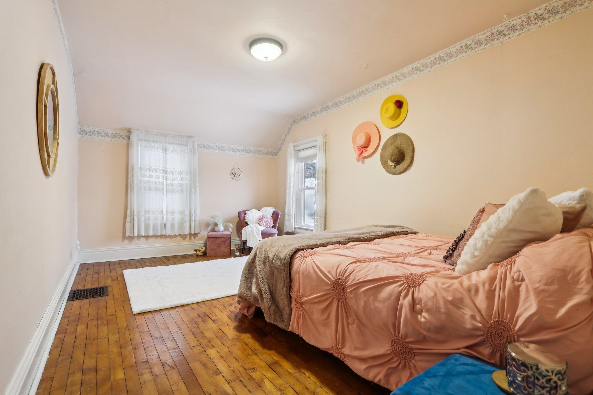 323 W Prospect Street