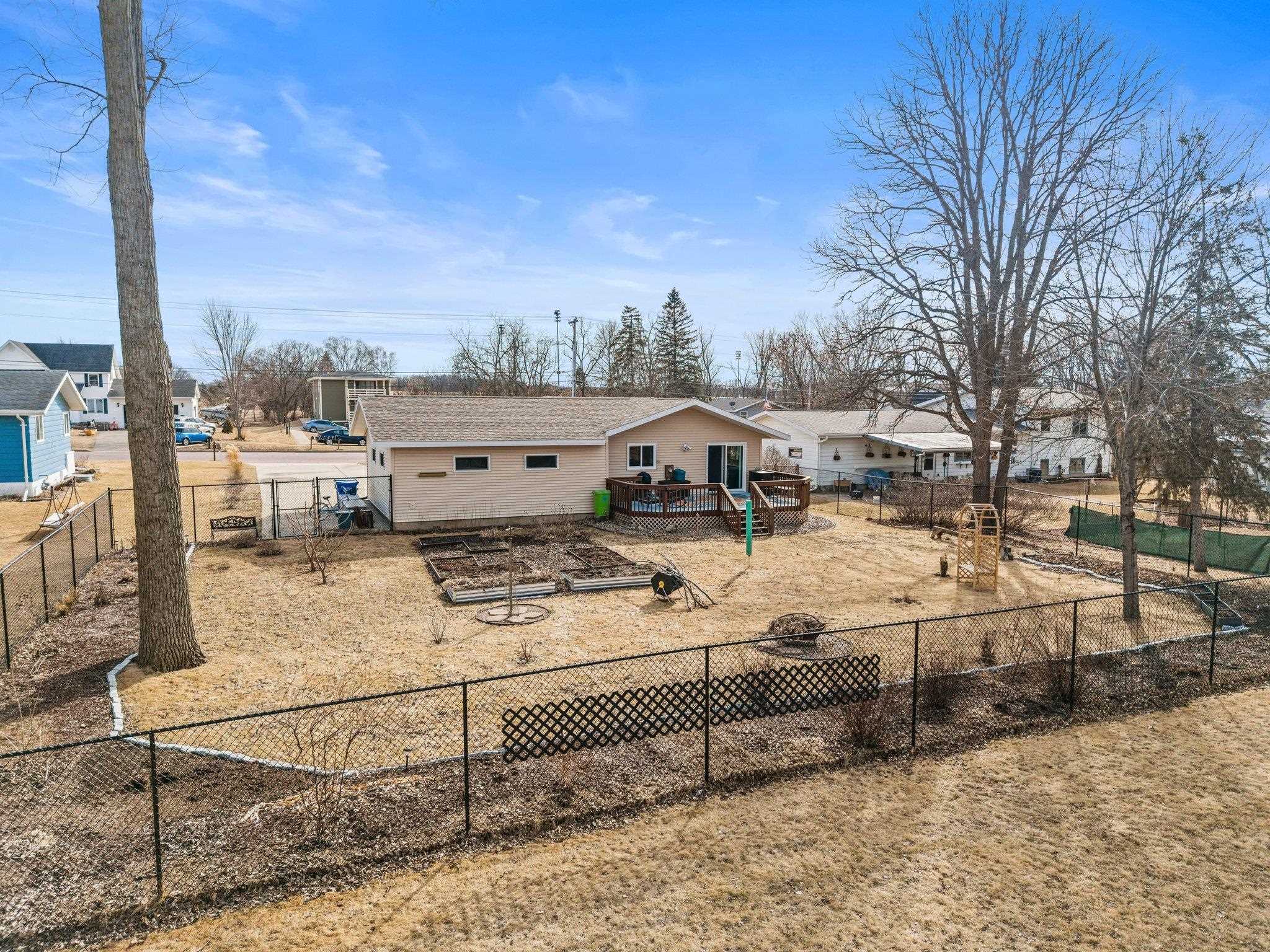 718 E Chestnut Street