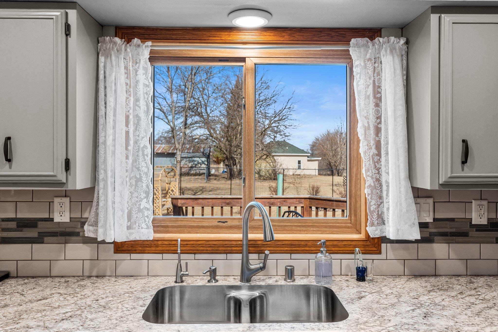 718 E Chestnut Street