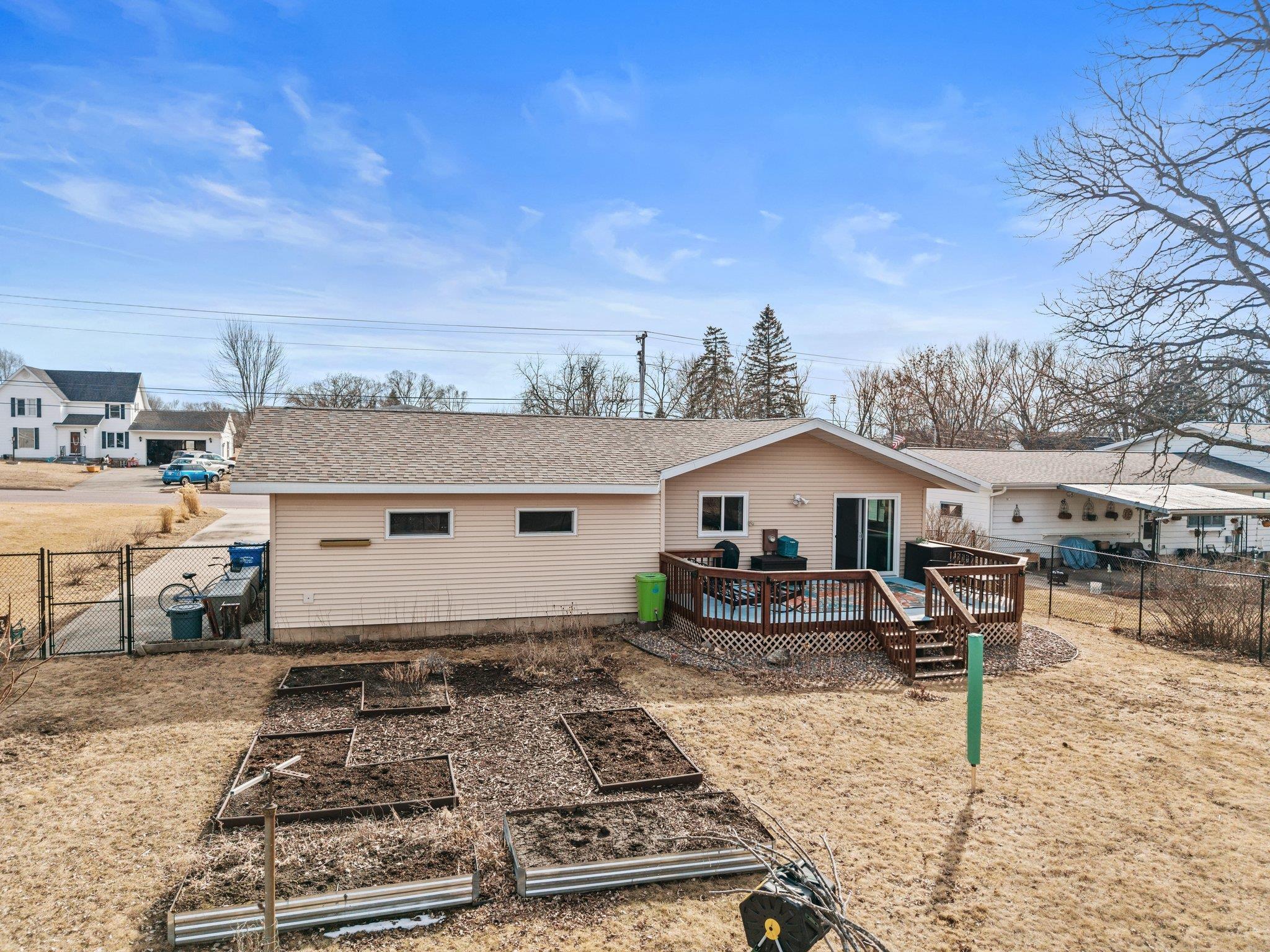 718 E Chestnut Street