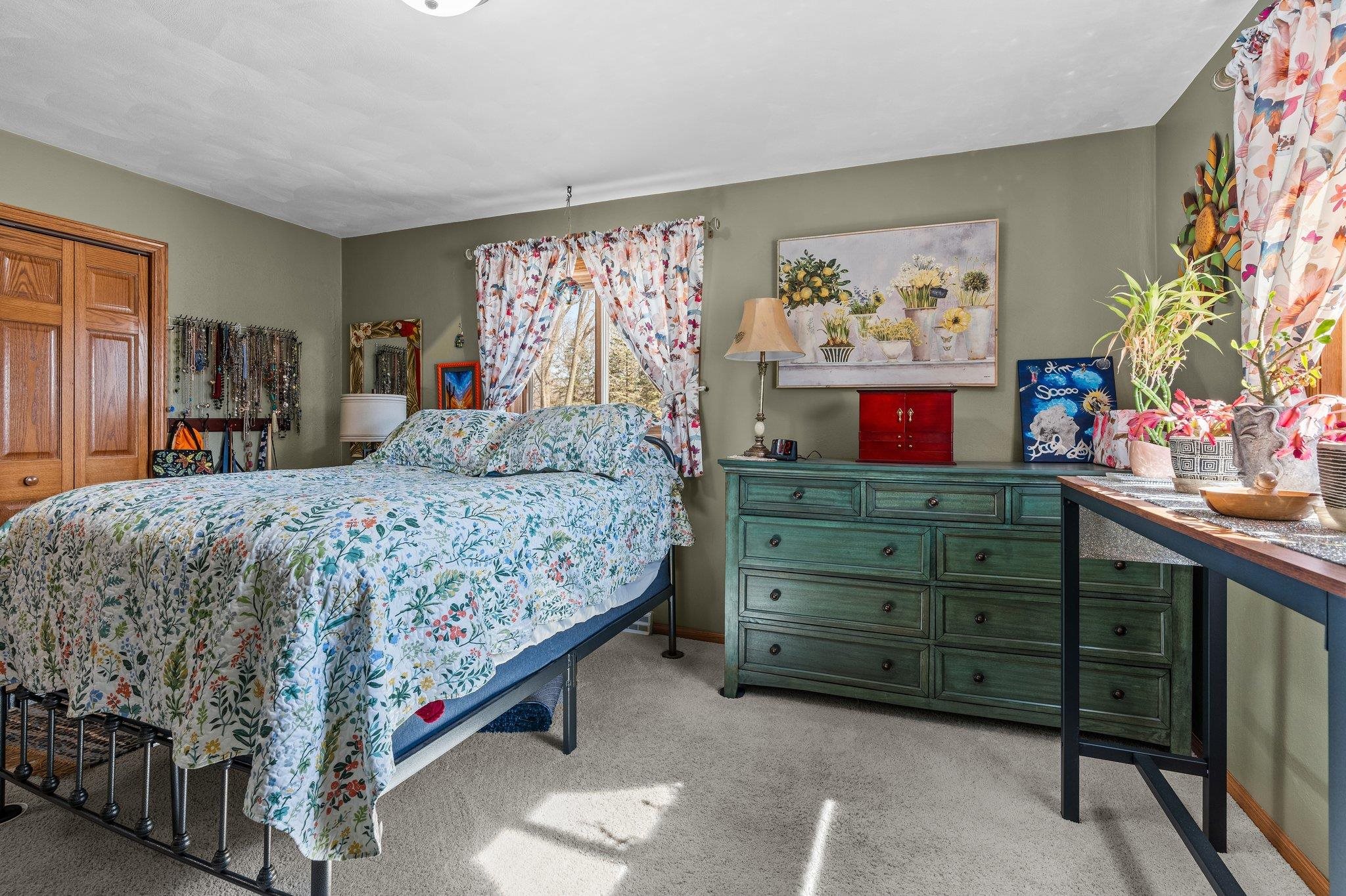 718 E Chestnut Street