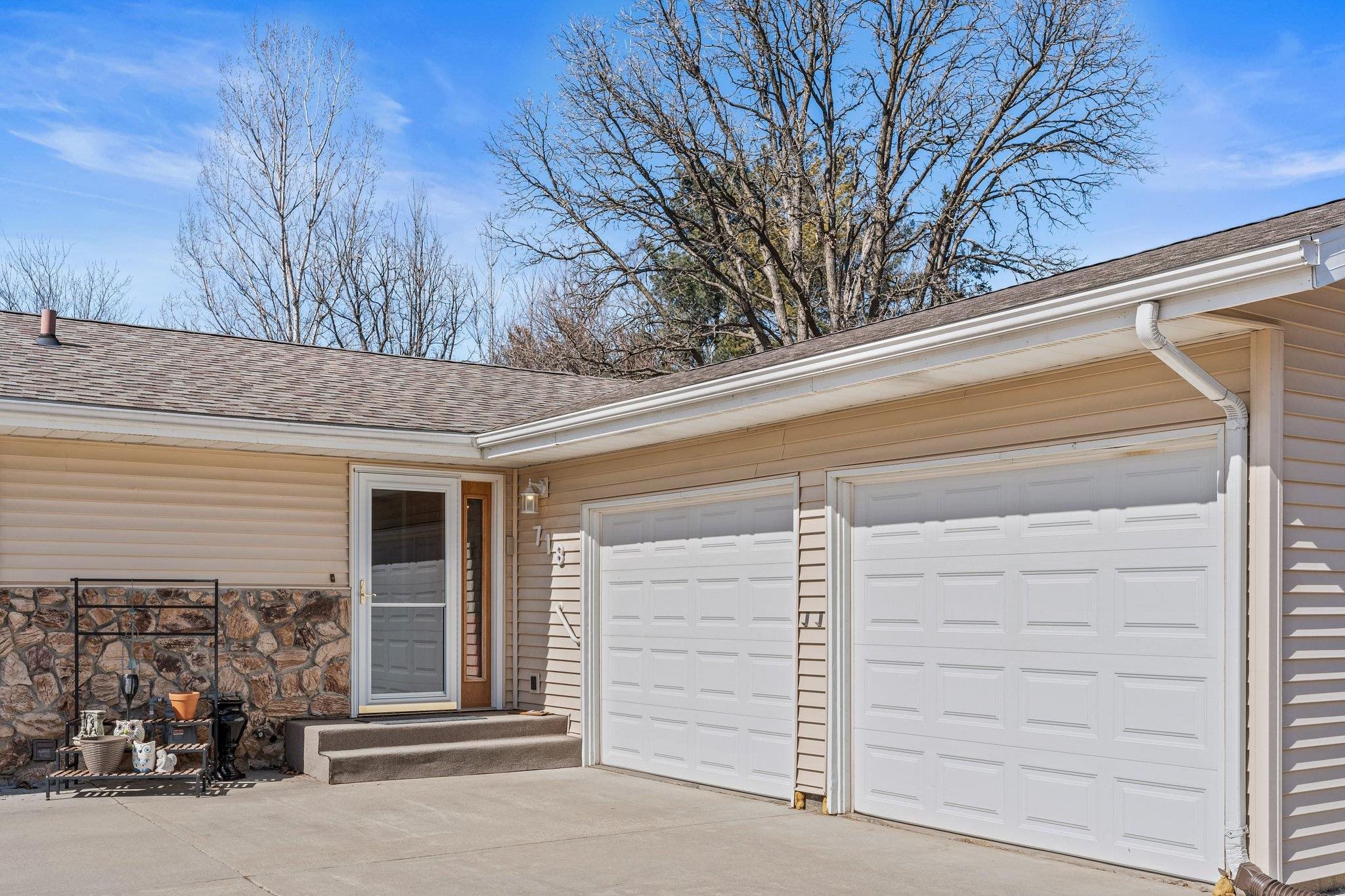 718 E Chestnut Street