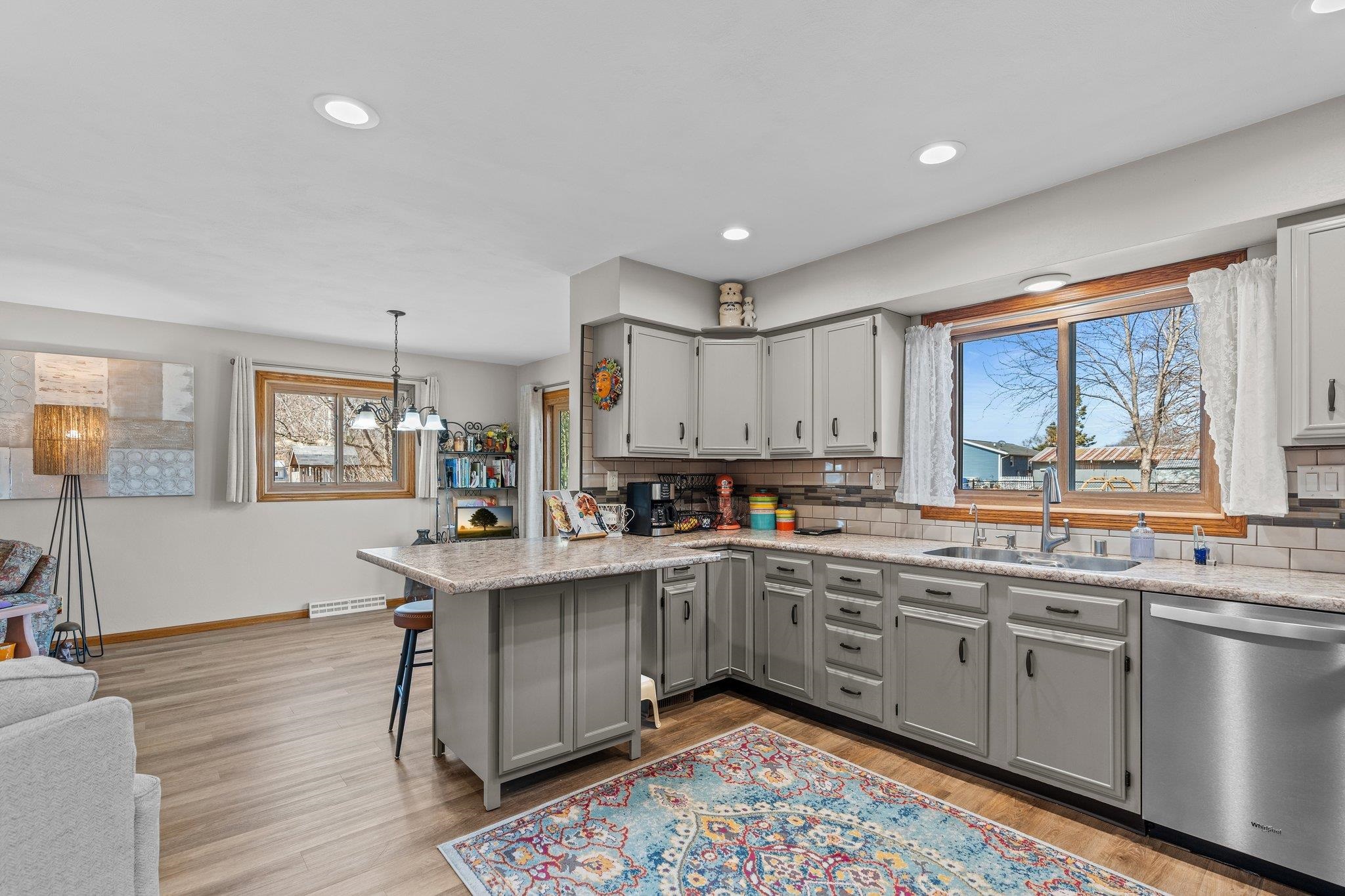 718 E Chestnut Street