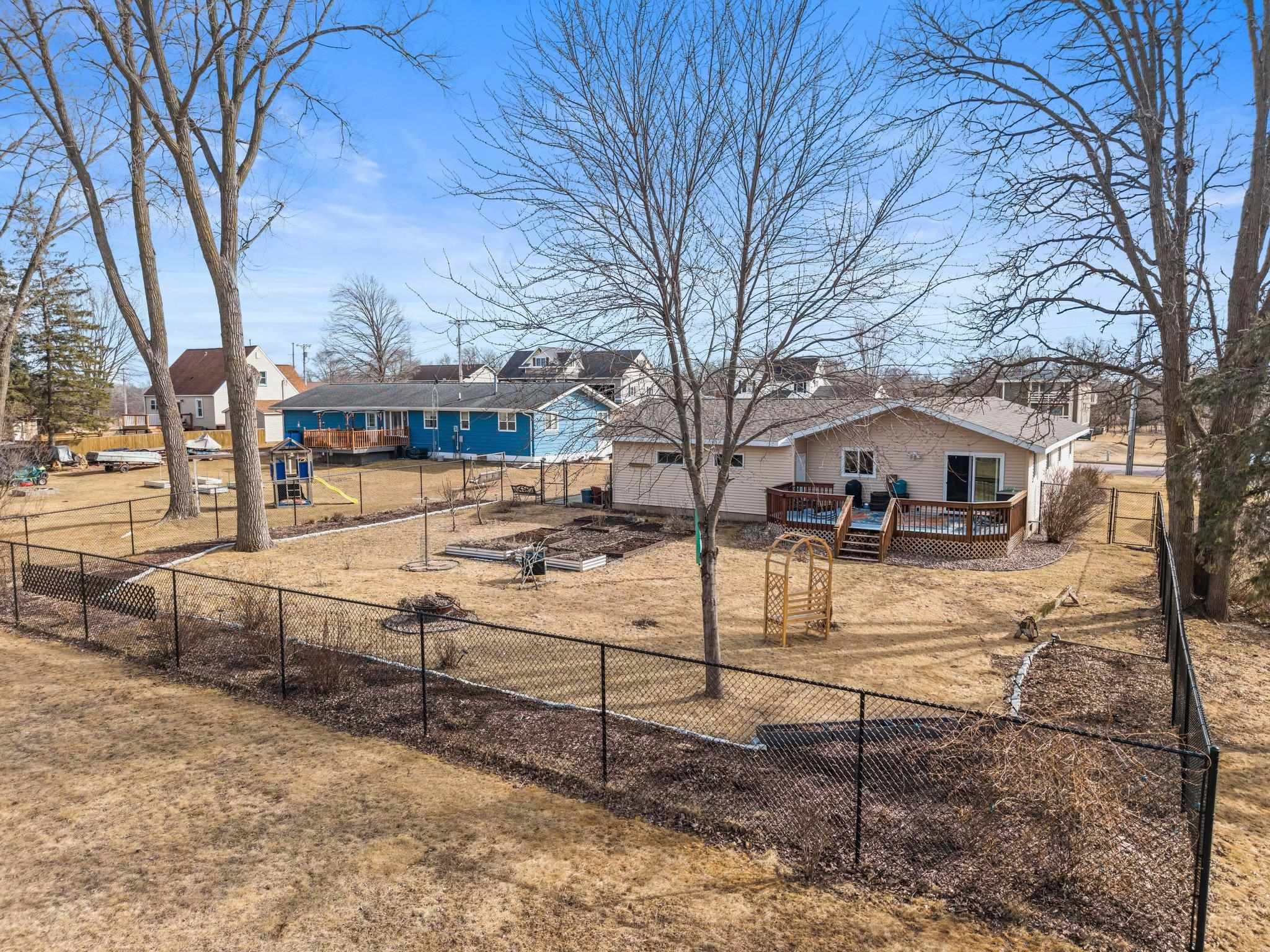 718 E Chestnut Street