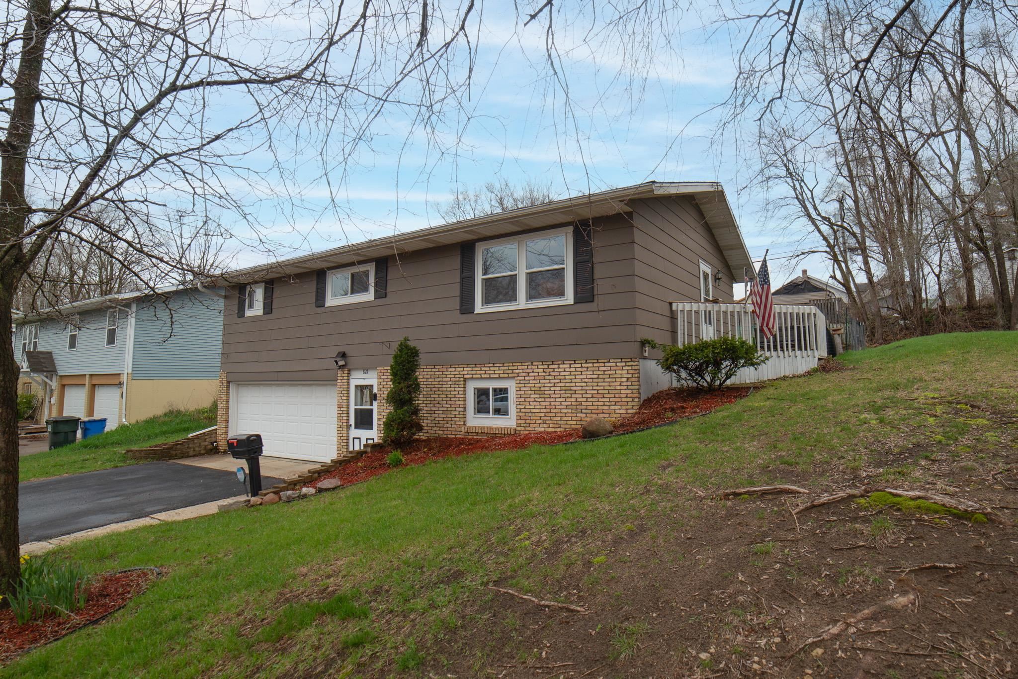 821 E Edgewater Street