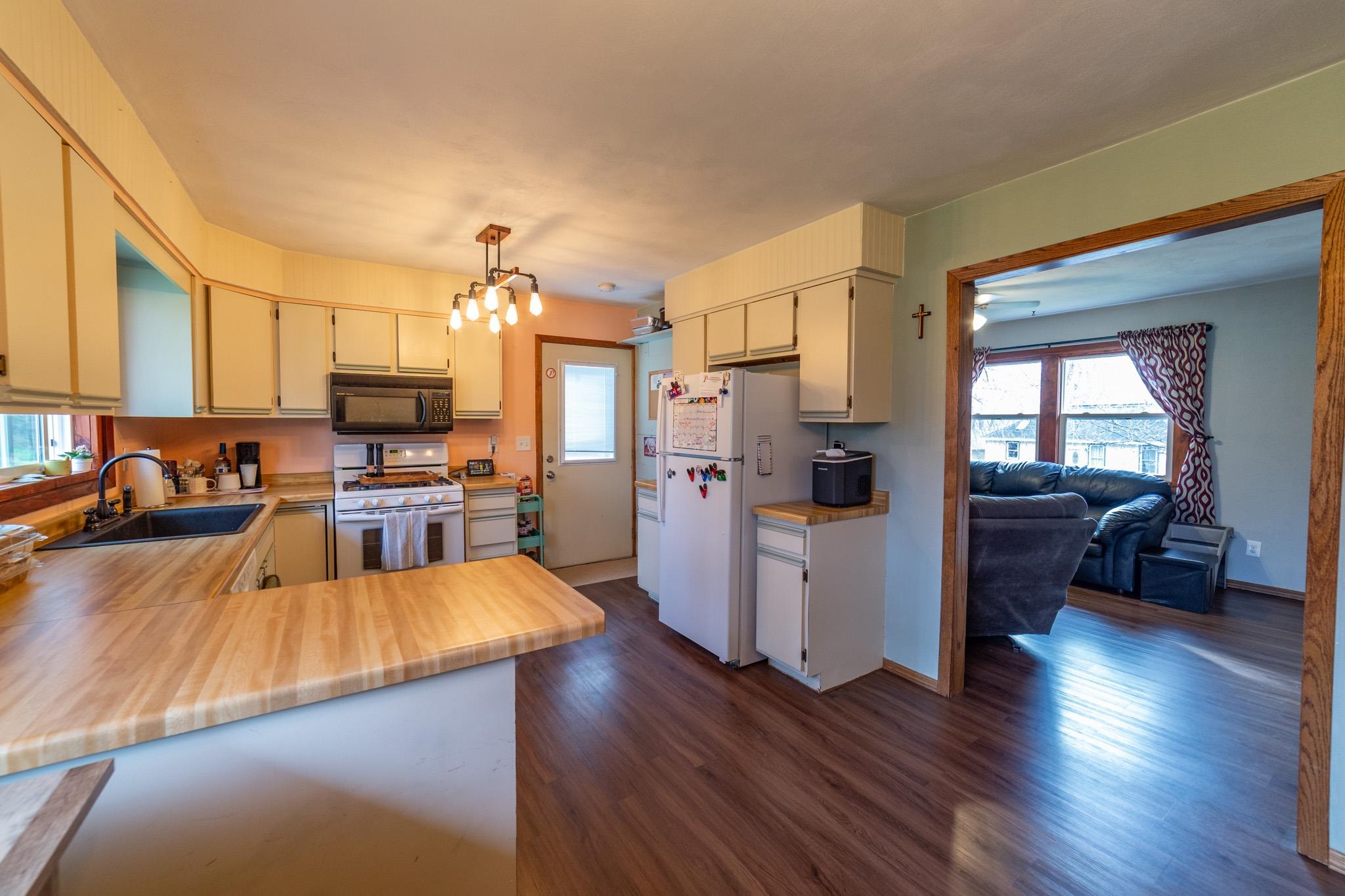 821 E Edgewater Street