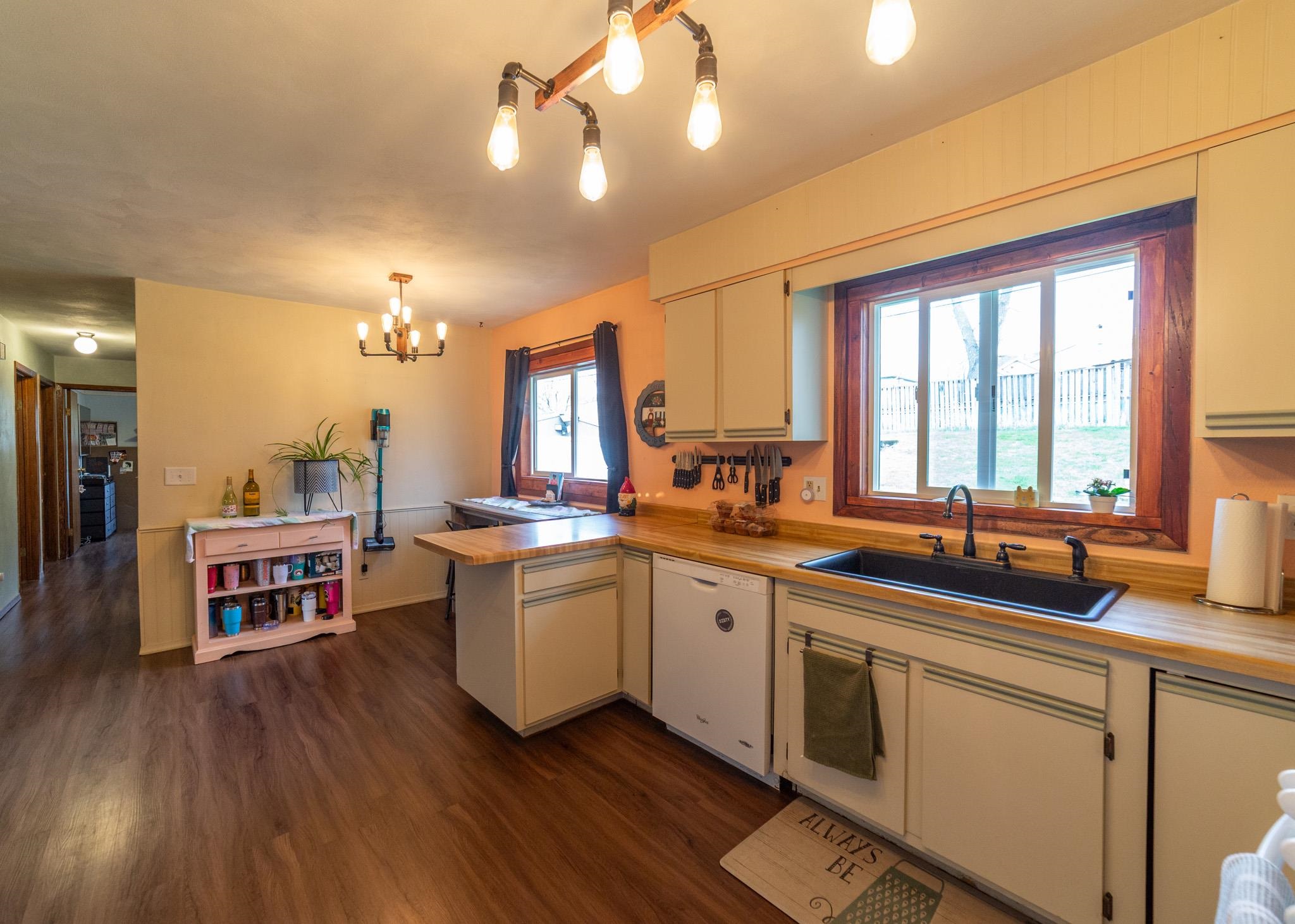 821 E Edgewater Street