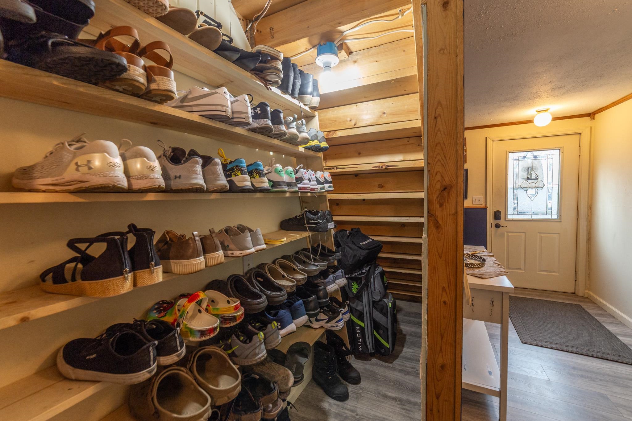 821 E Edgewater Street