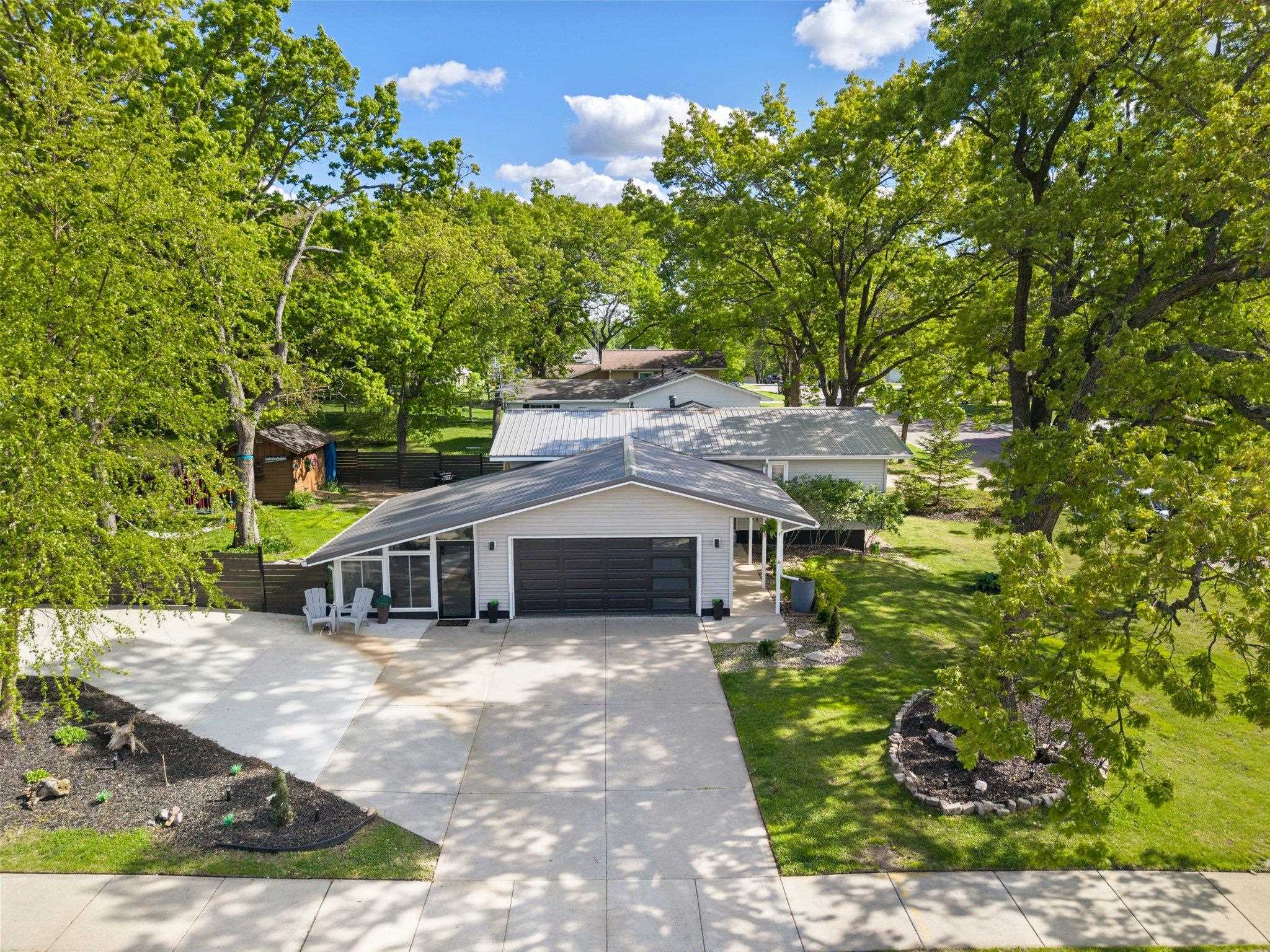 2405 Woodcrest Drive