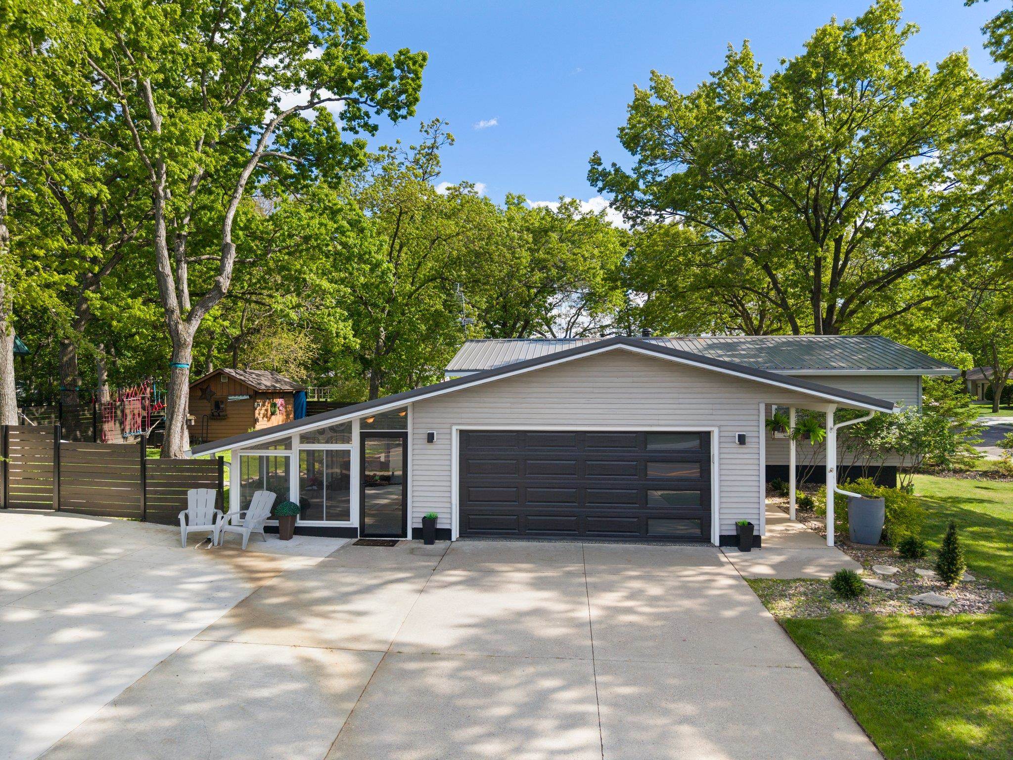 2405 Woodcrest Drive