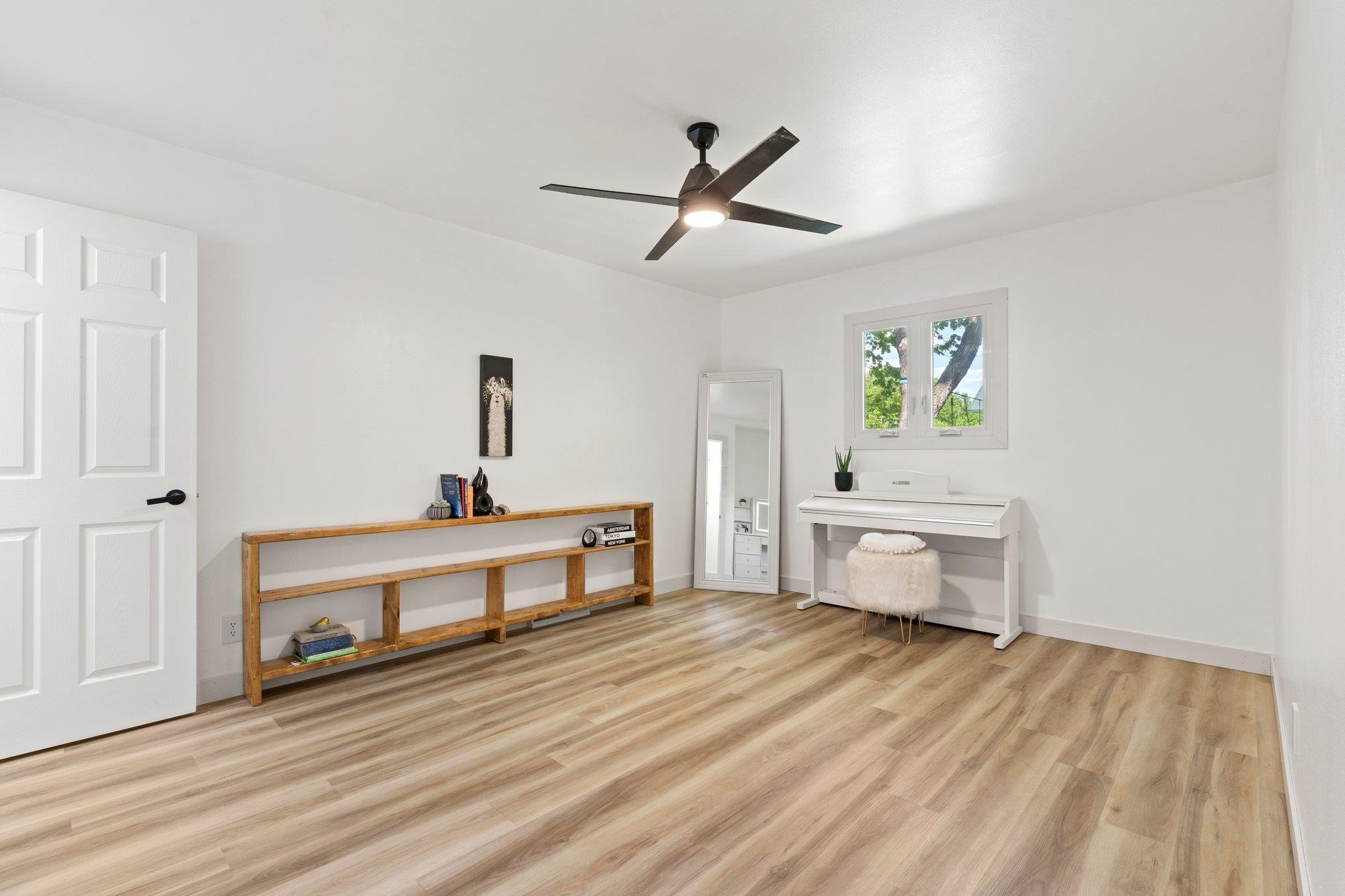 2405 Woodcrest Drive