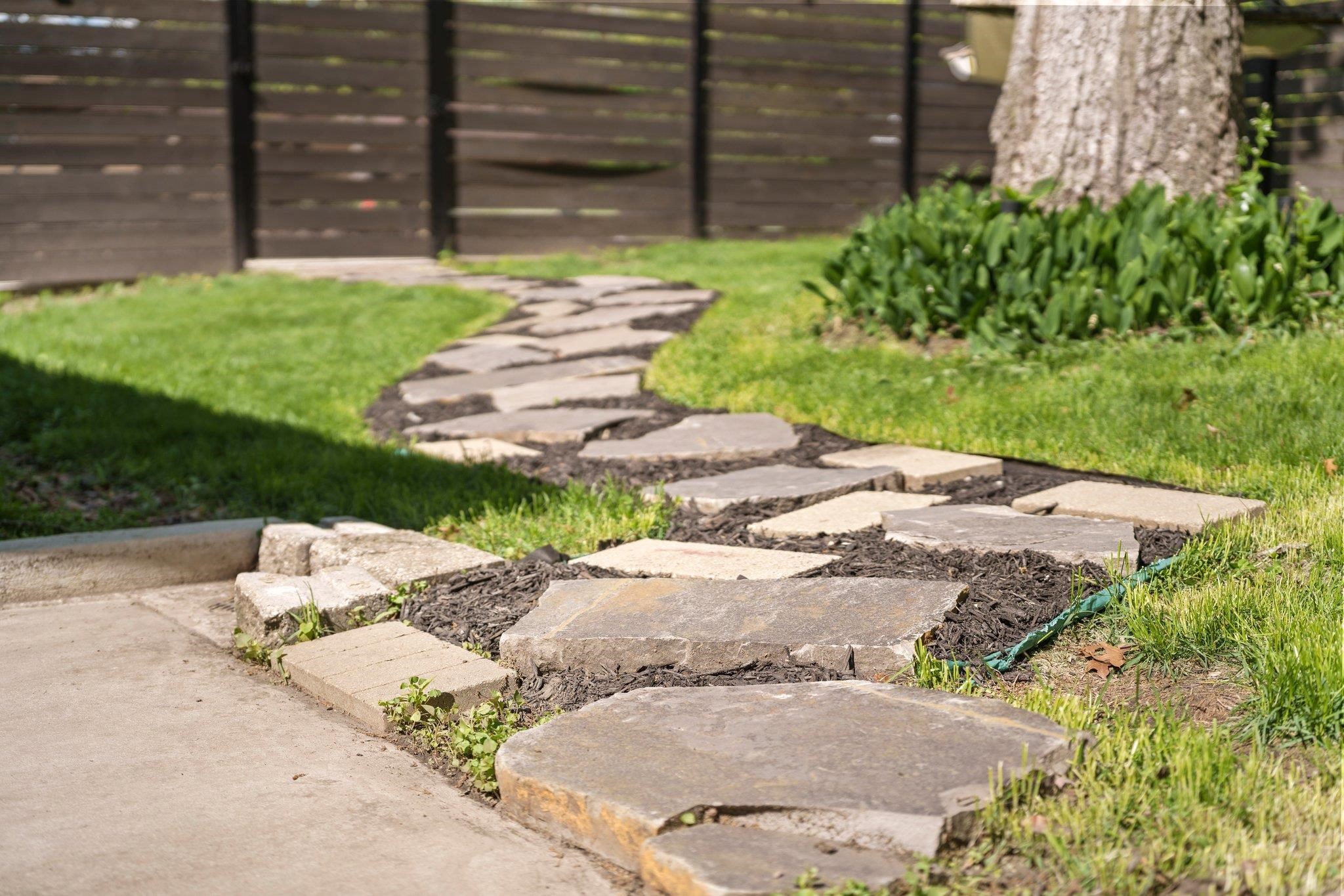 2405 Woodcrest Drive