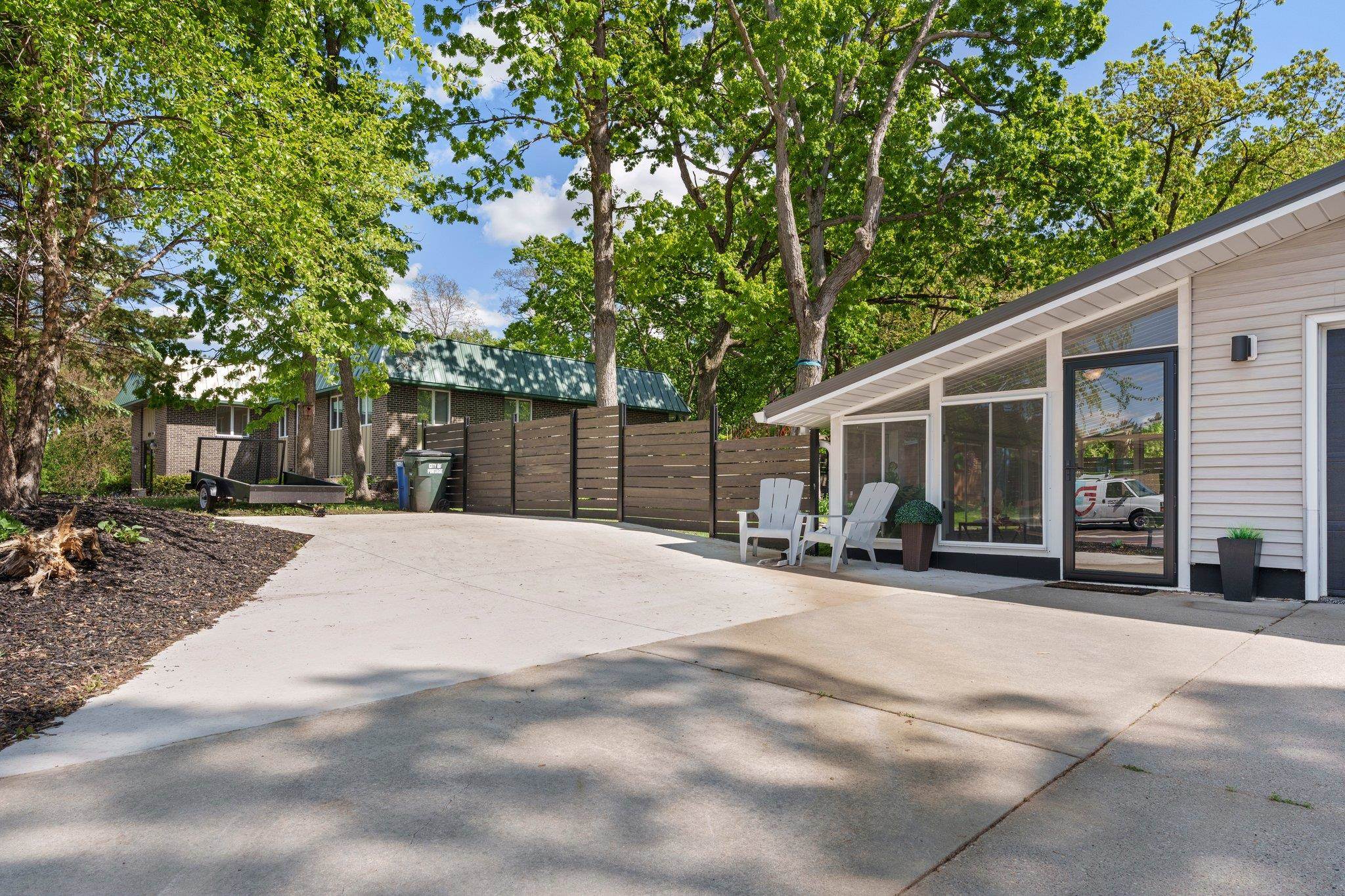 2405 Woodcrest Drive