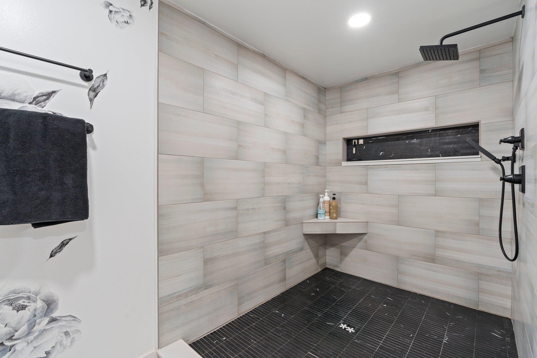 2405 Woodcrest Drive