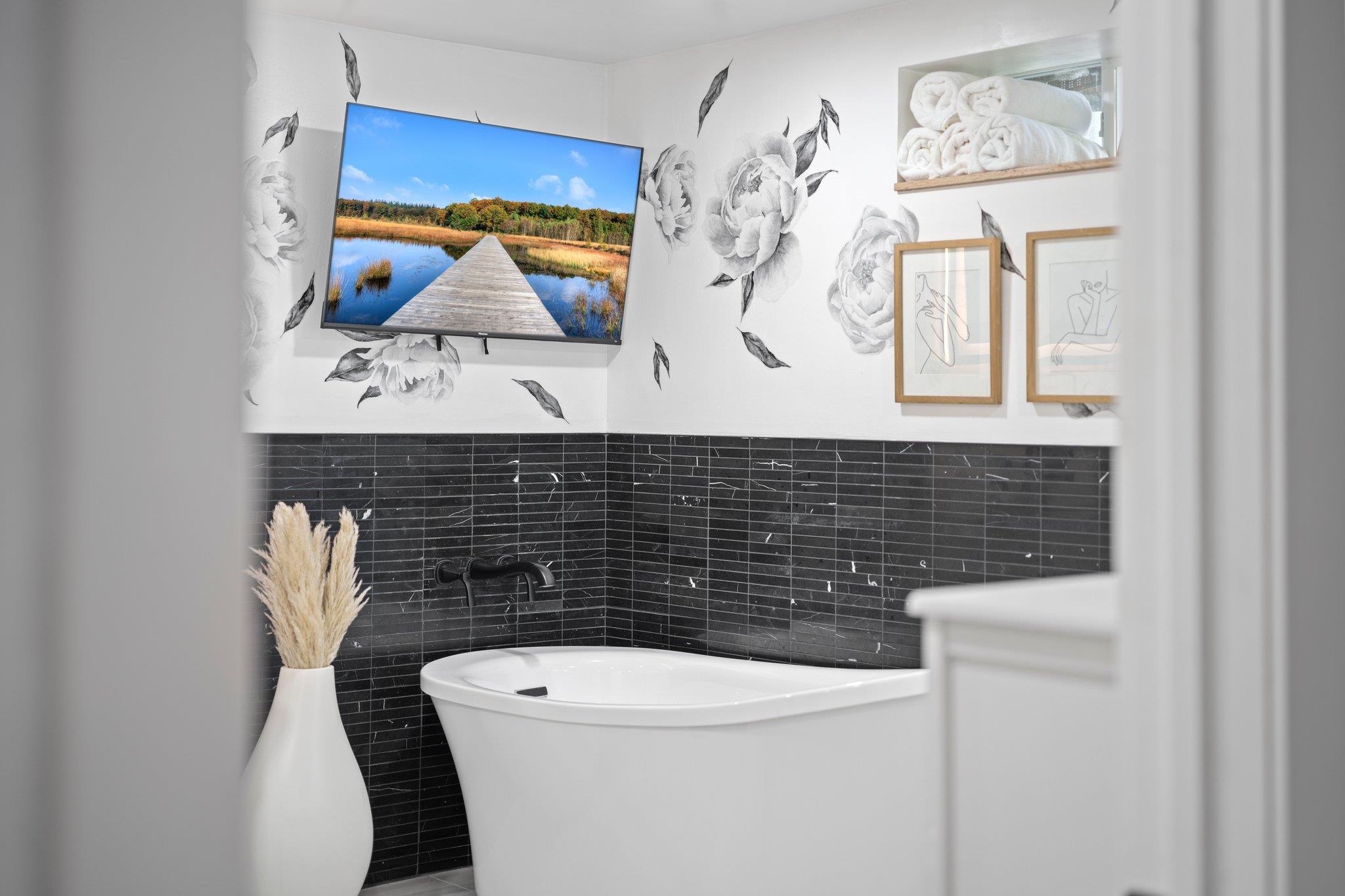 2405 Woodcrest Drive