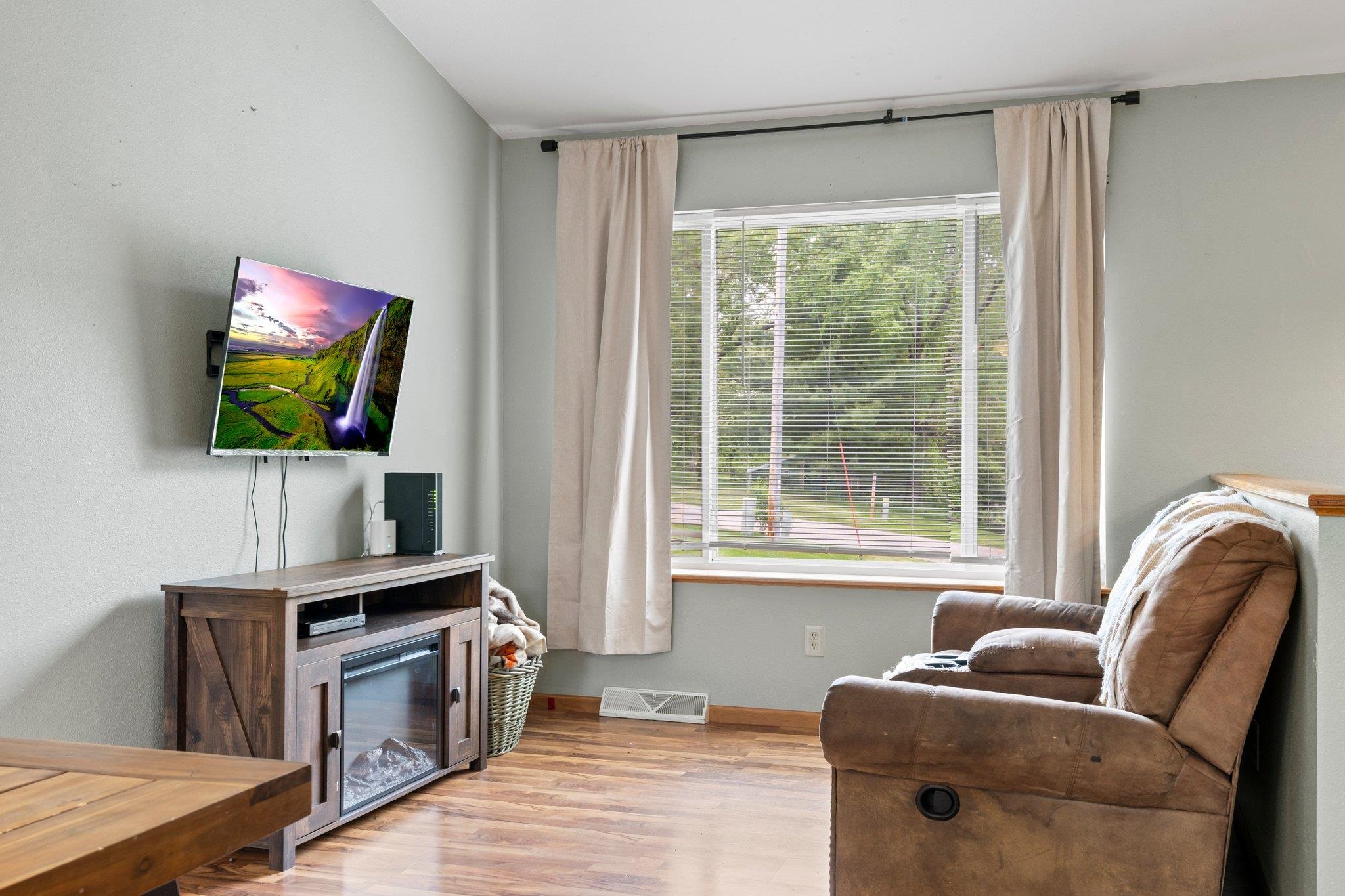 554 N Harvard Avenue