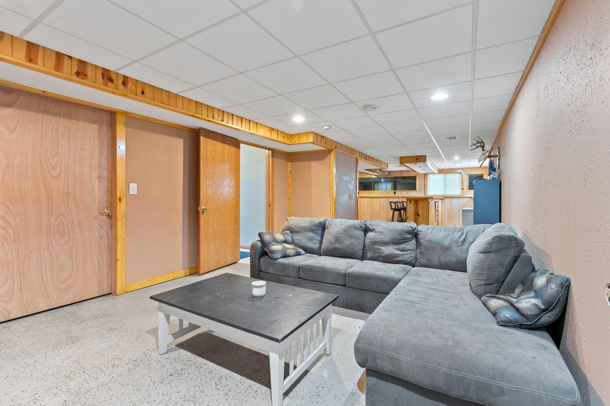 554 N Harvard Avenue