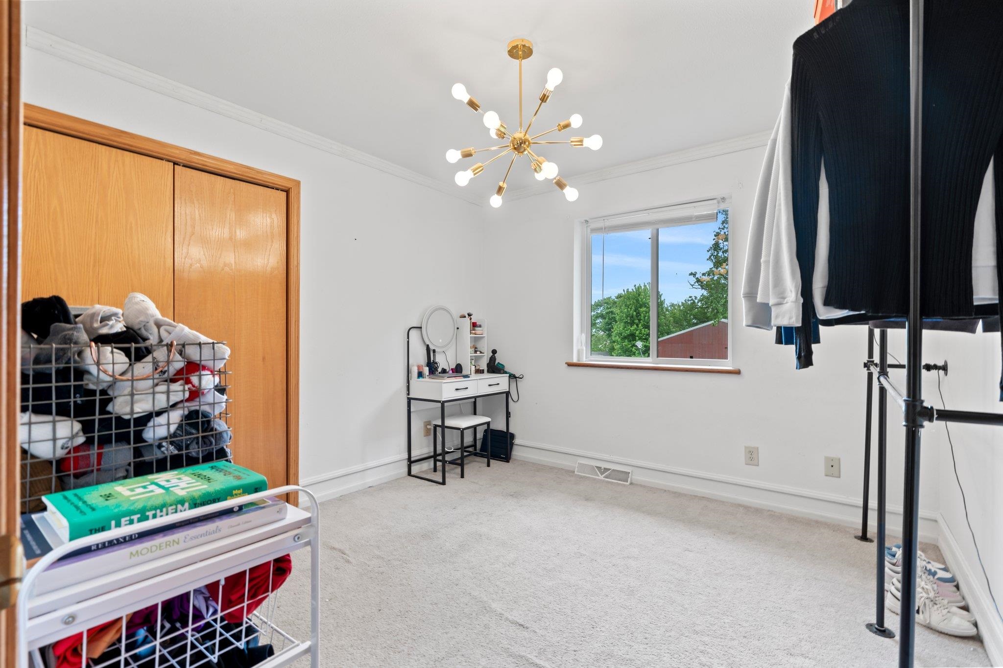 554 N Harvard Avenue