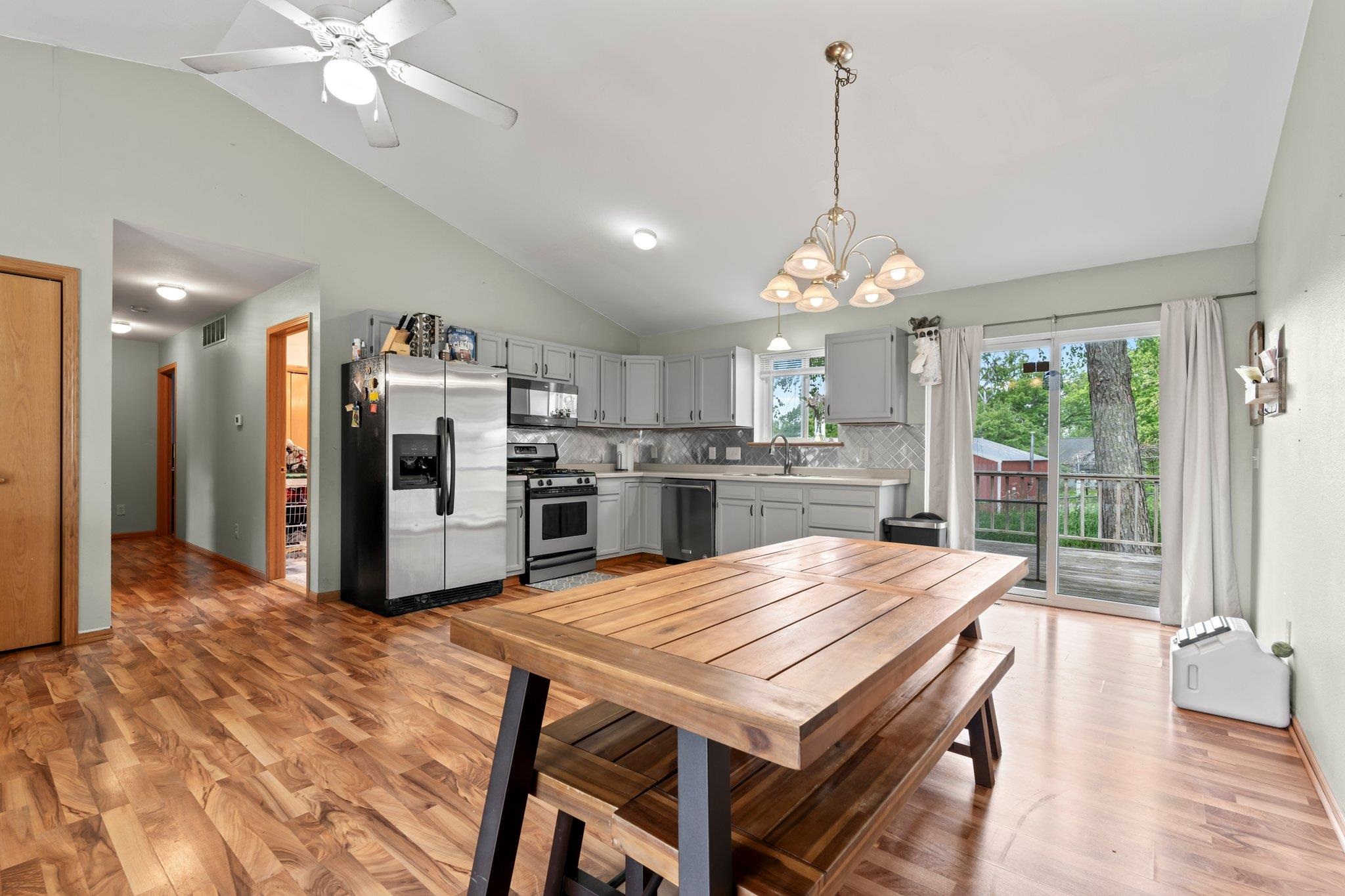 554 N Harvard Avenue