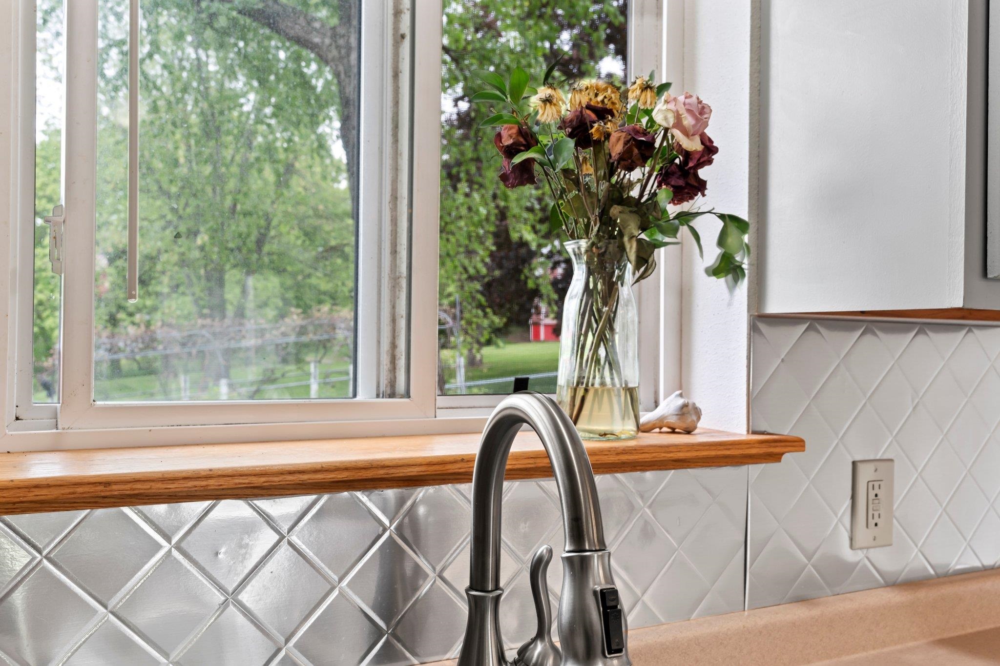 554 N Harvard Avenue