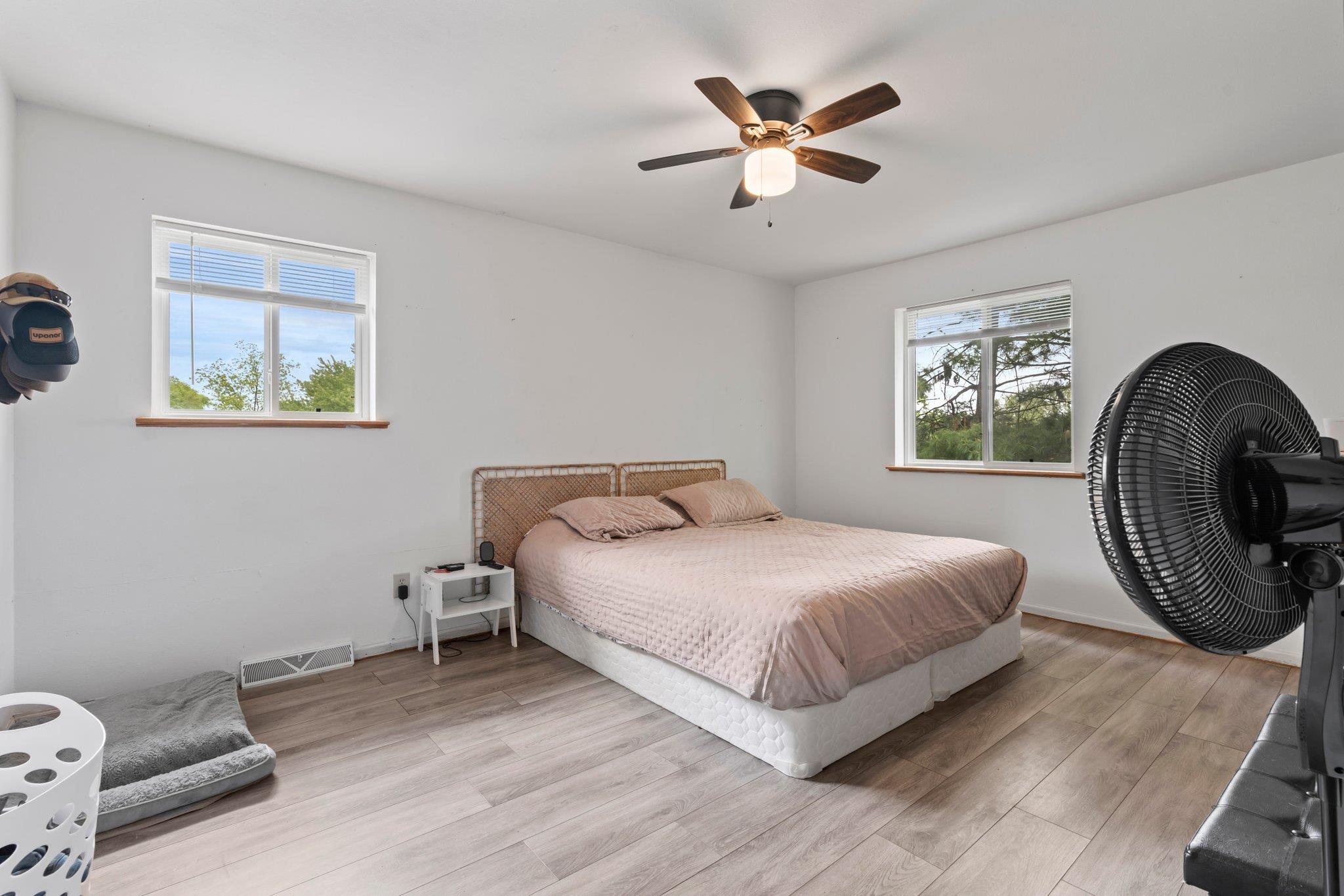 554 N Harvard Avenue