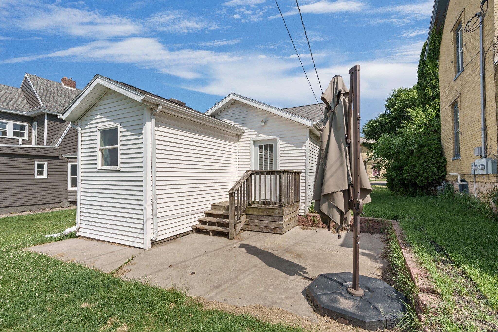 210 W Pleasant Street