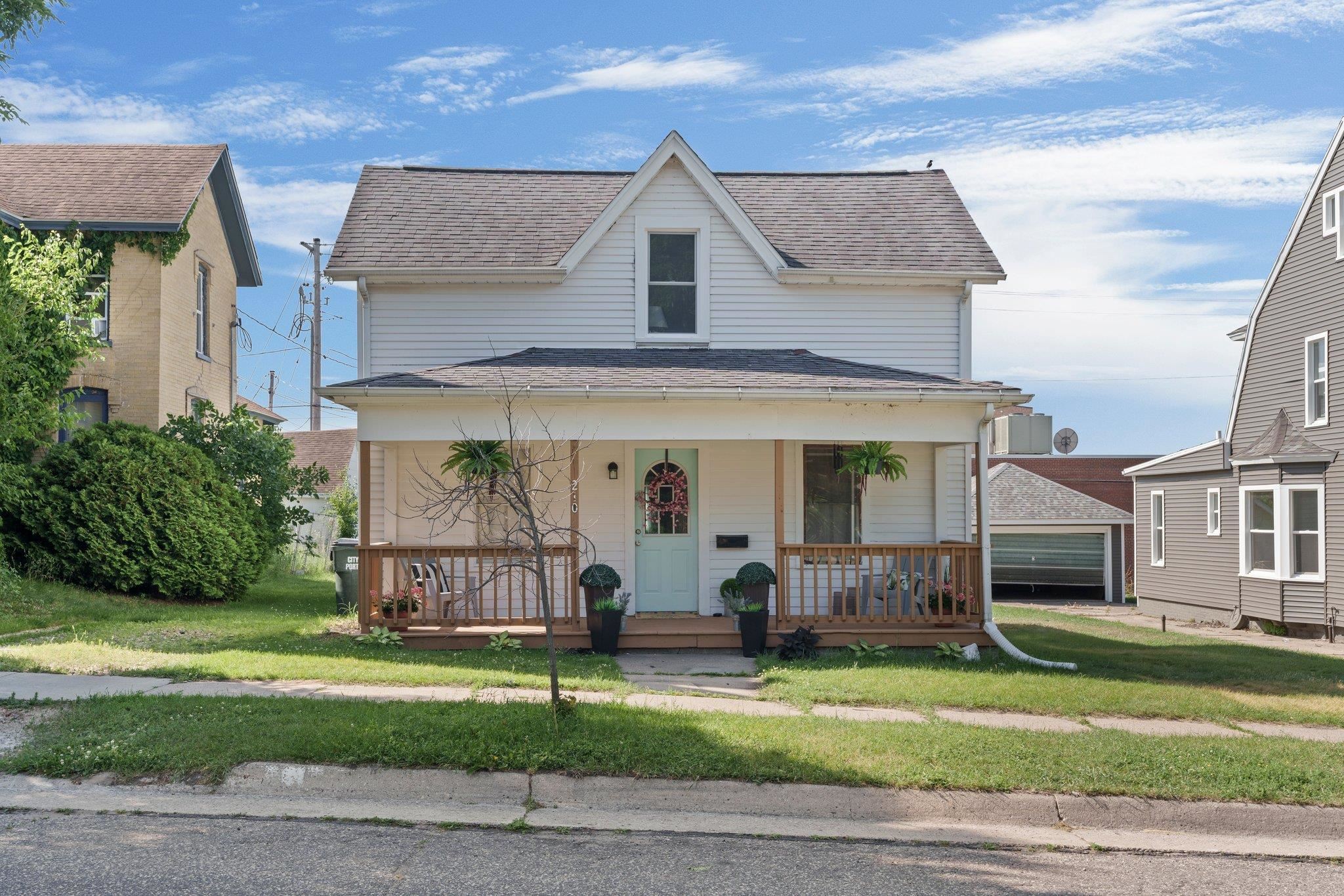 210 W Pleasant Street