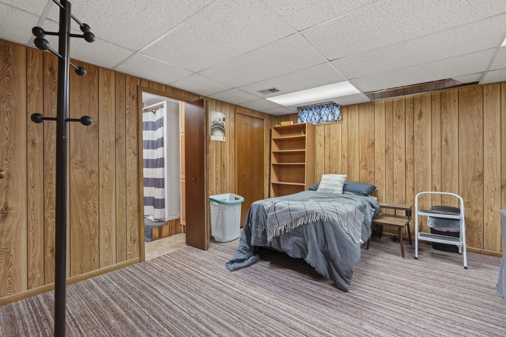 214 W Haertel Street