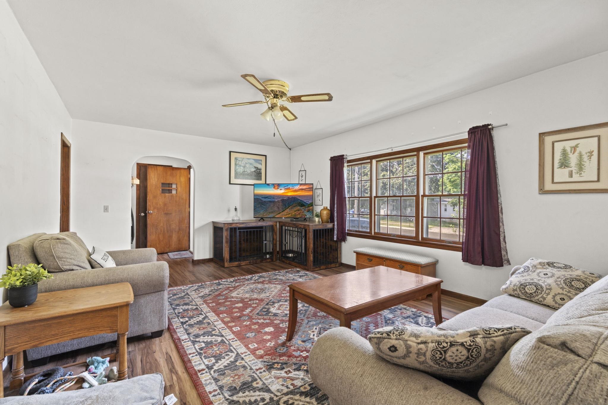 214 W Haertel Street