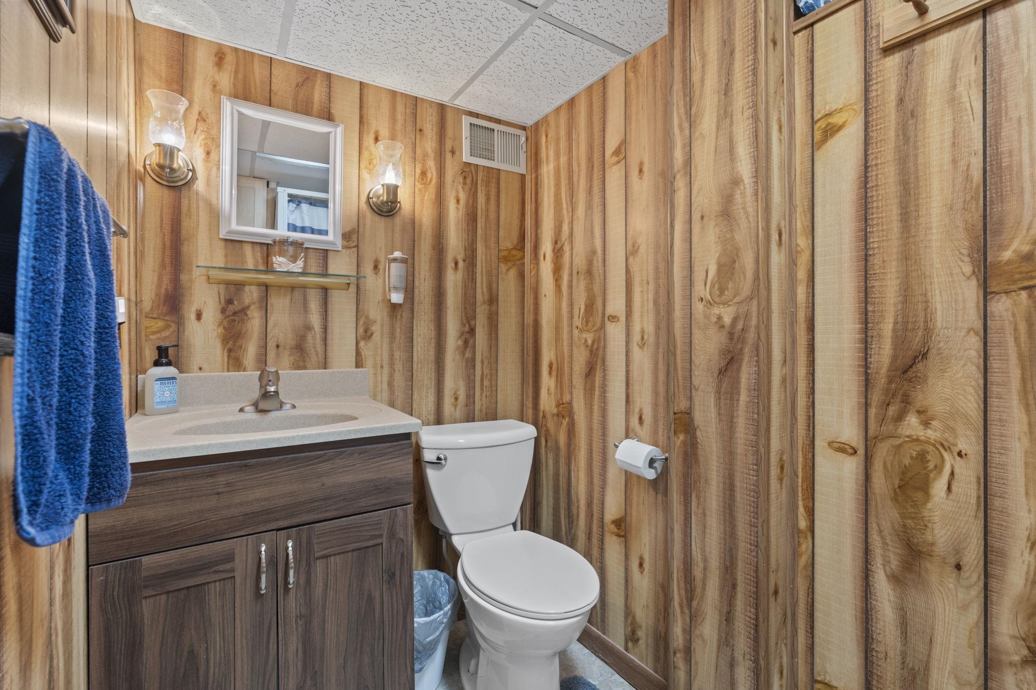 214 W Haertel Street