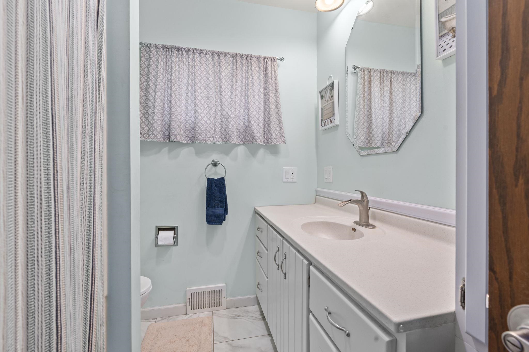 214 W Haertel Street