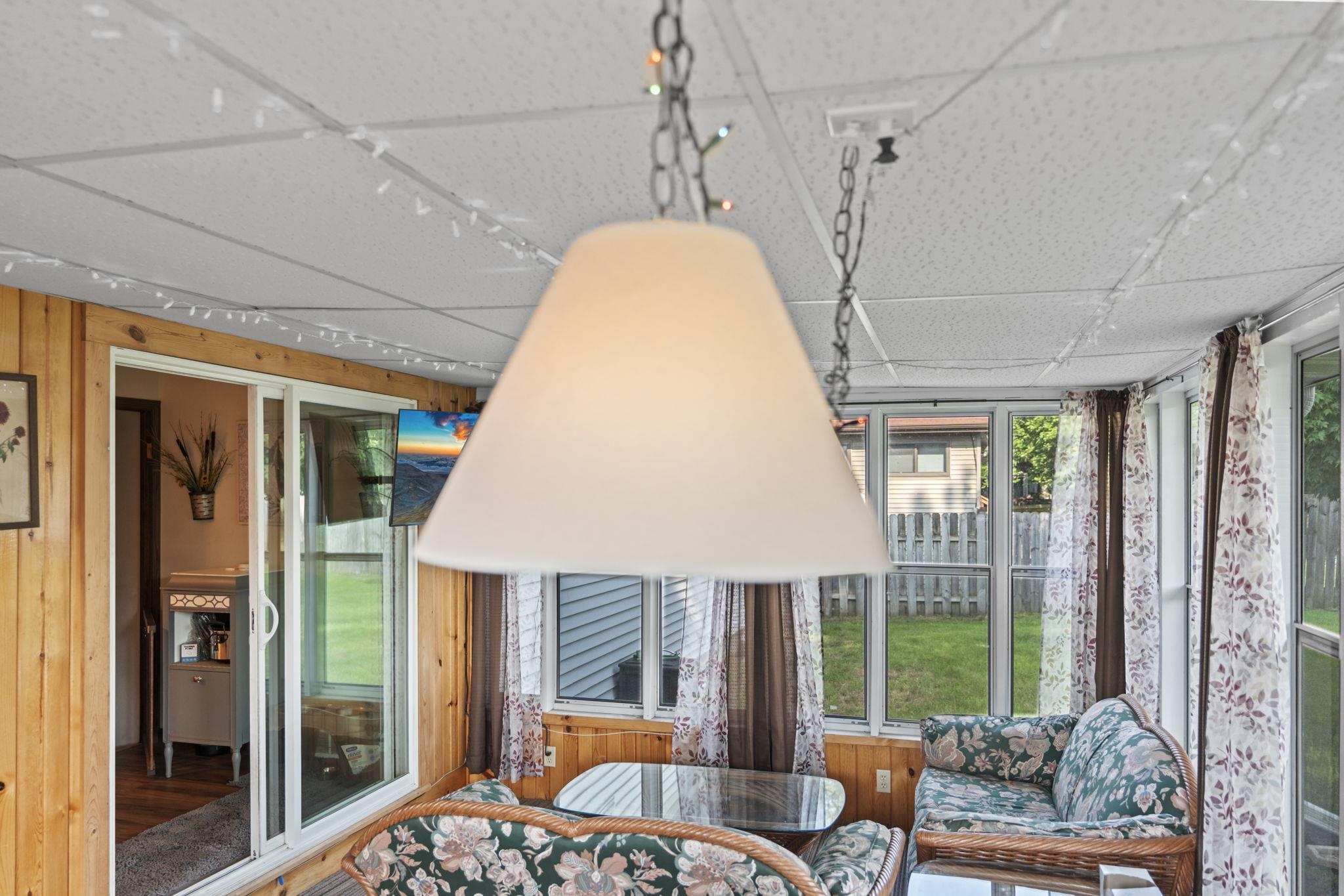 214 W Haertel Street