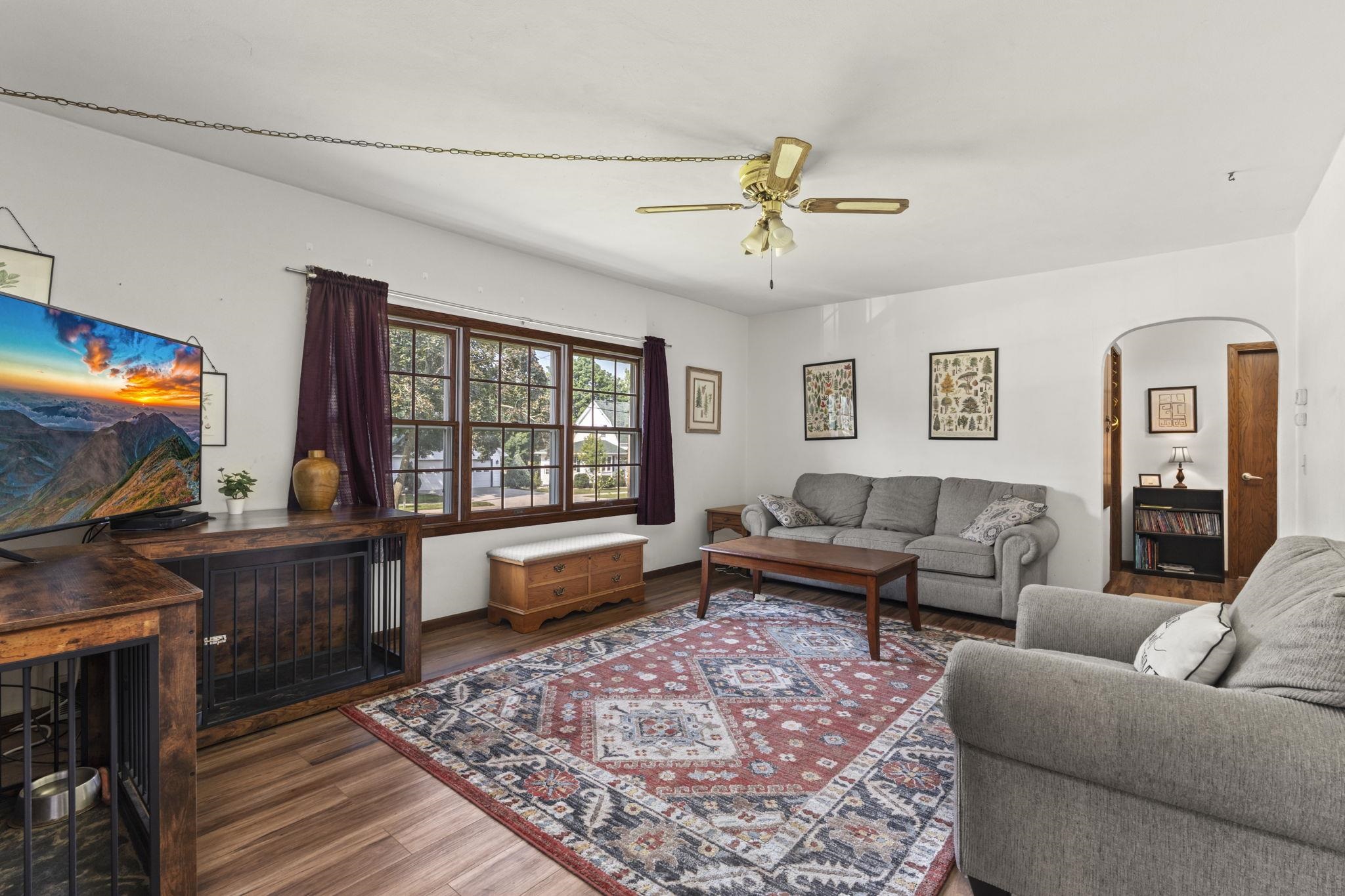 214 W Haertel Street