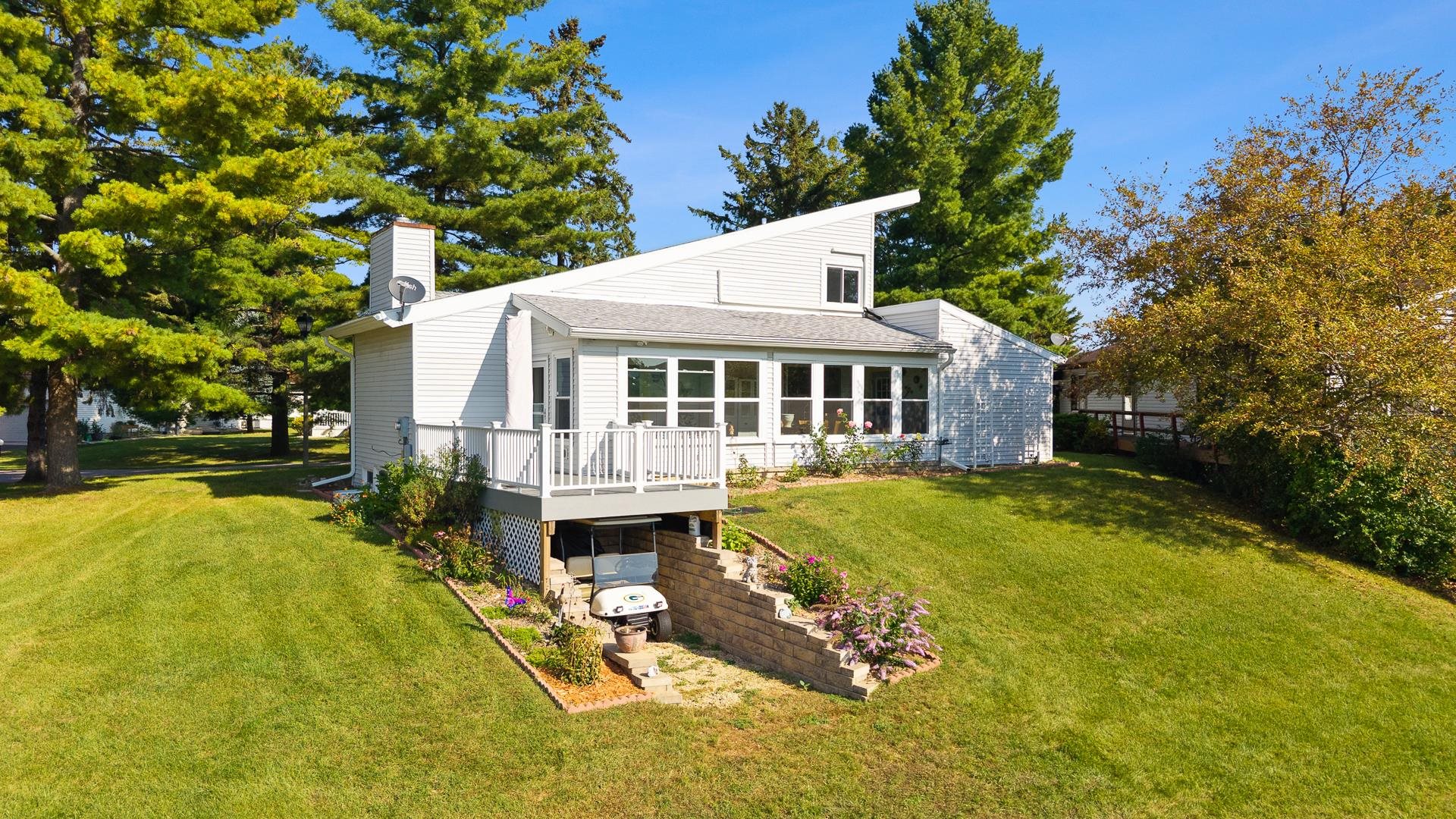 902 Saddle Ridge