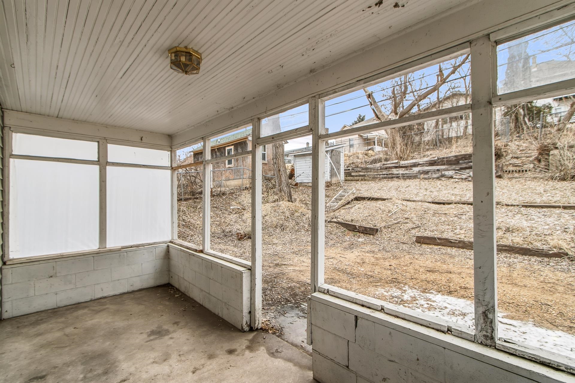 617 E Edgewater Street