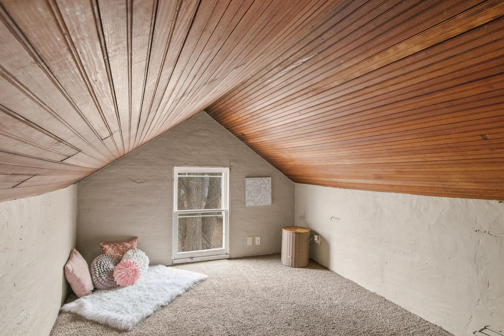 617 E Edgewater Street