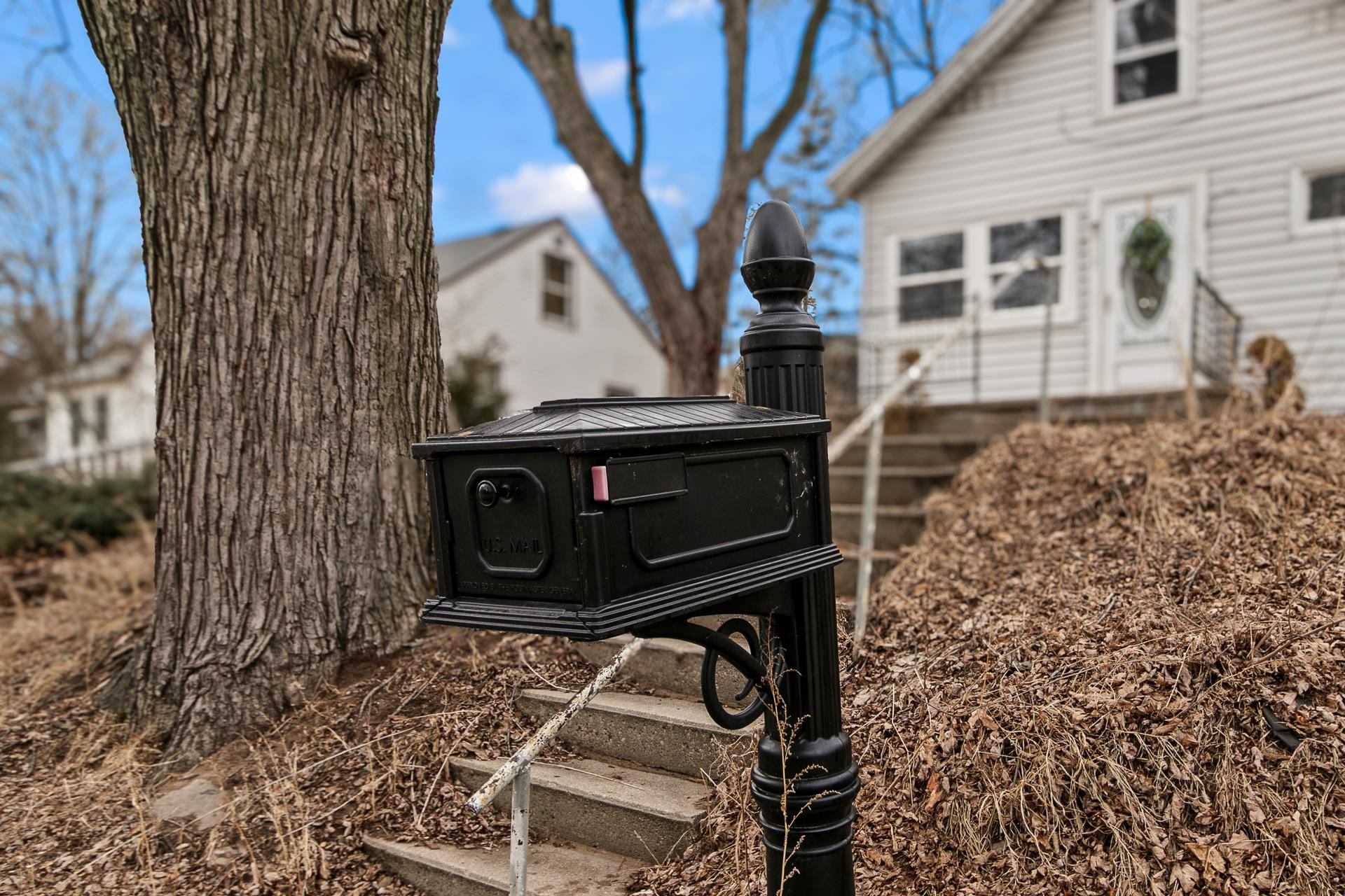 617 E Edgewater Street