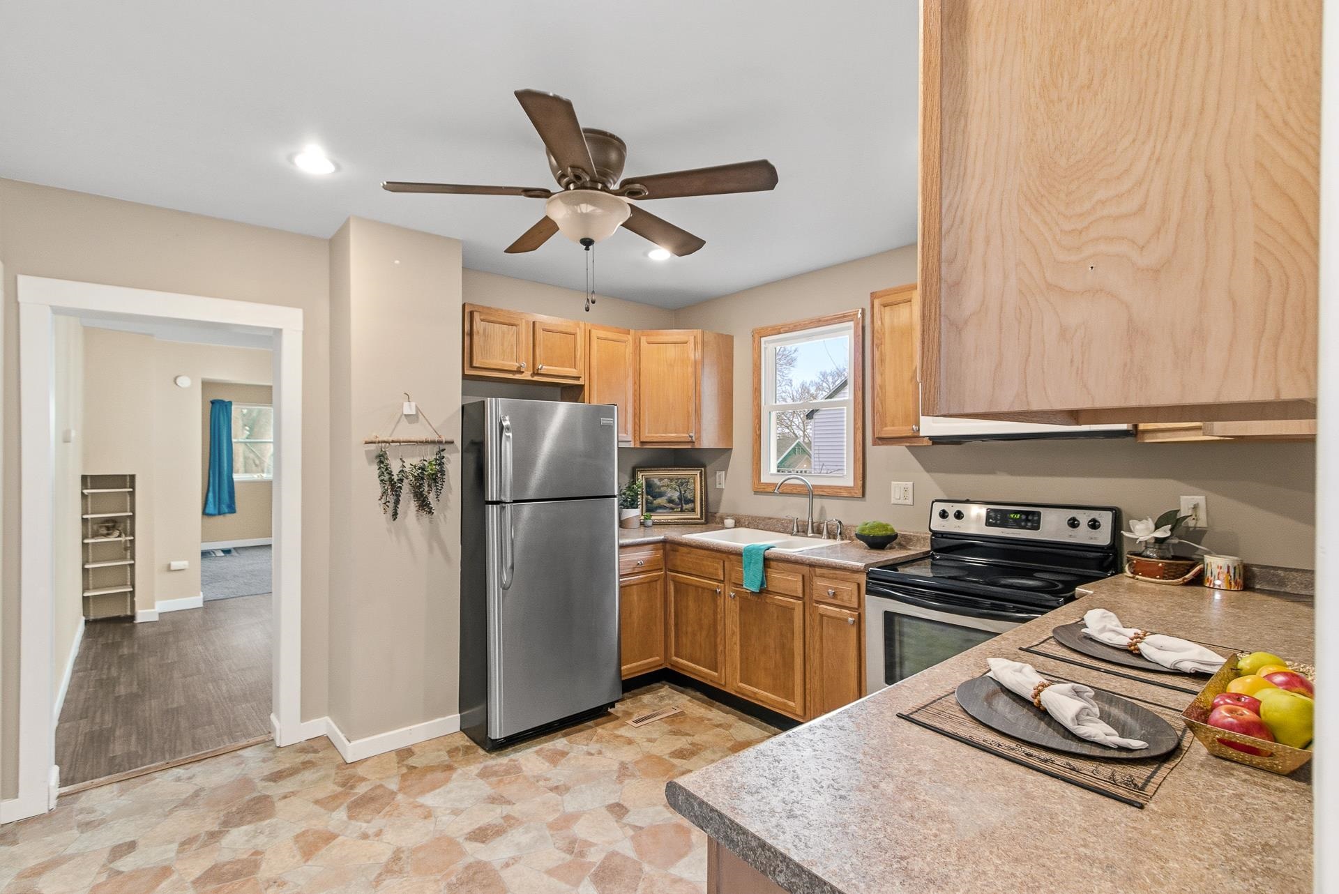 617 E Edgewater Street