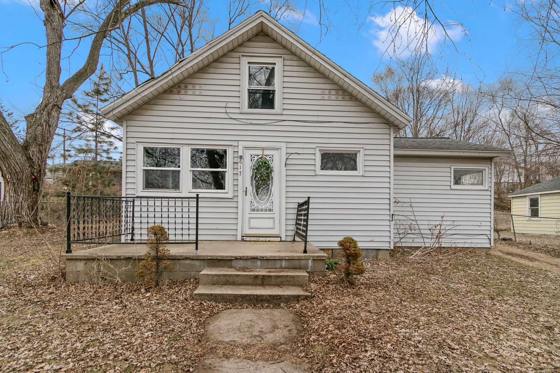 617 E Edgewater Street