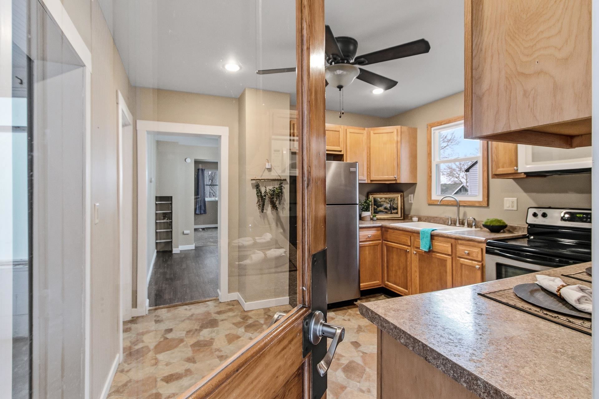 617 E Edgewater Street