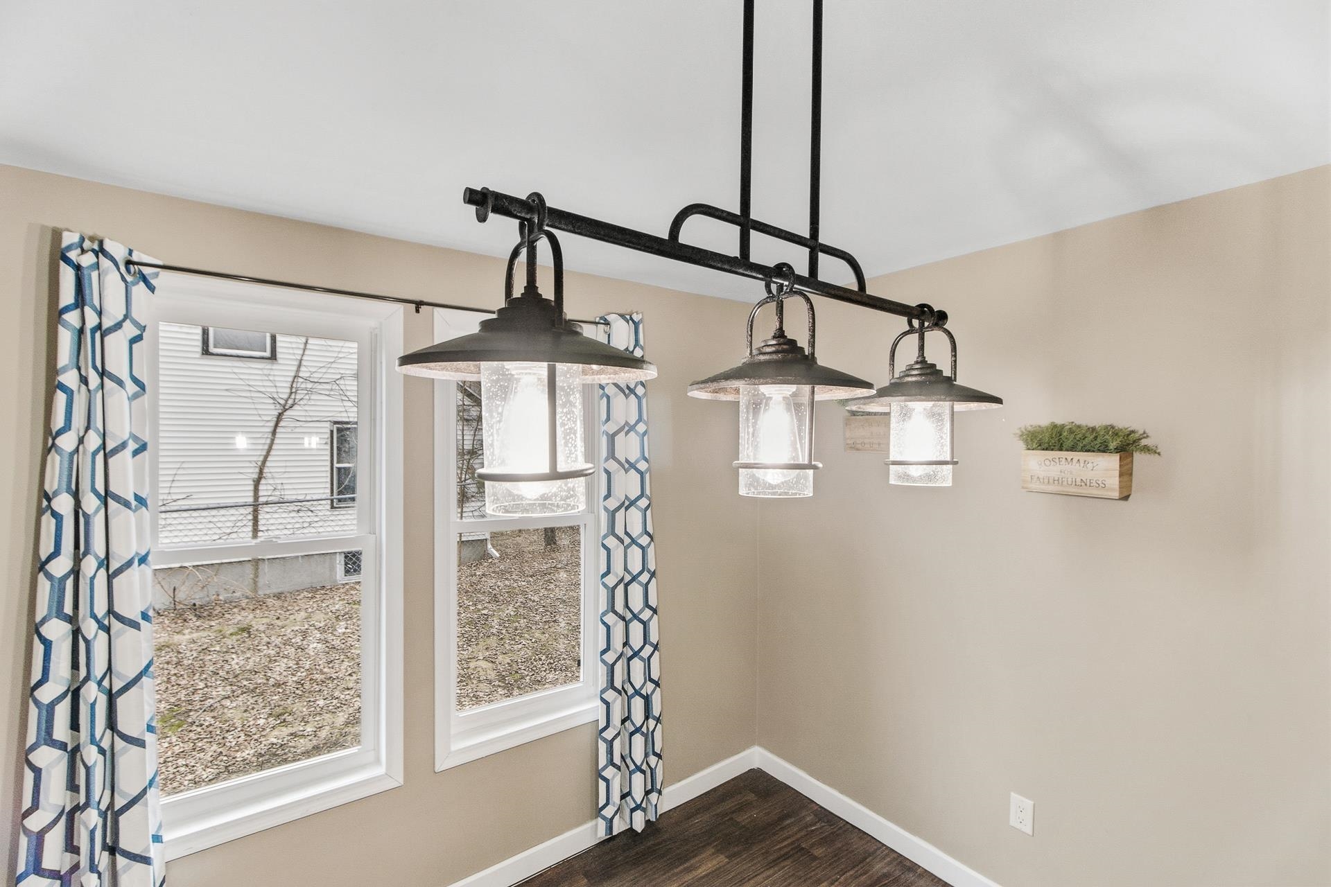 617 E Edgewater Street